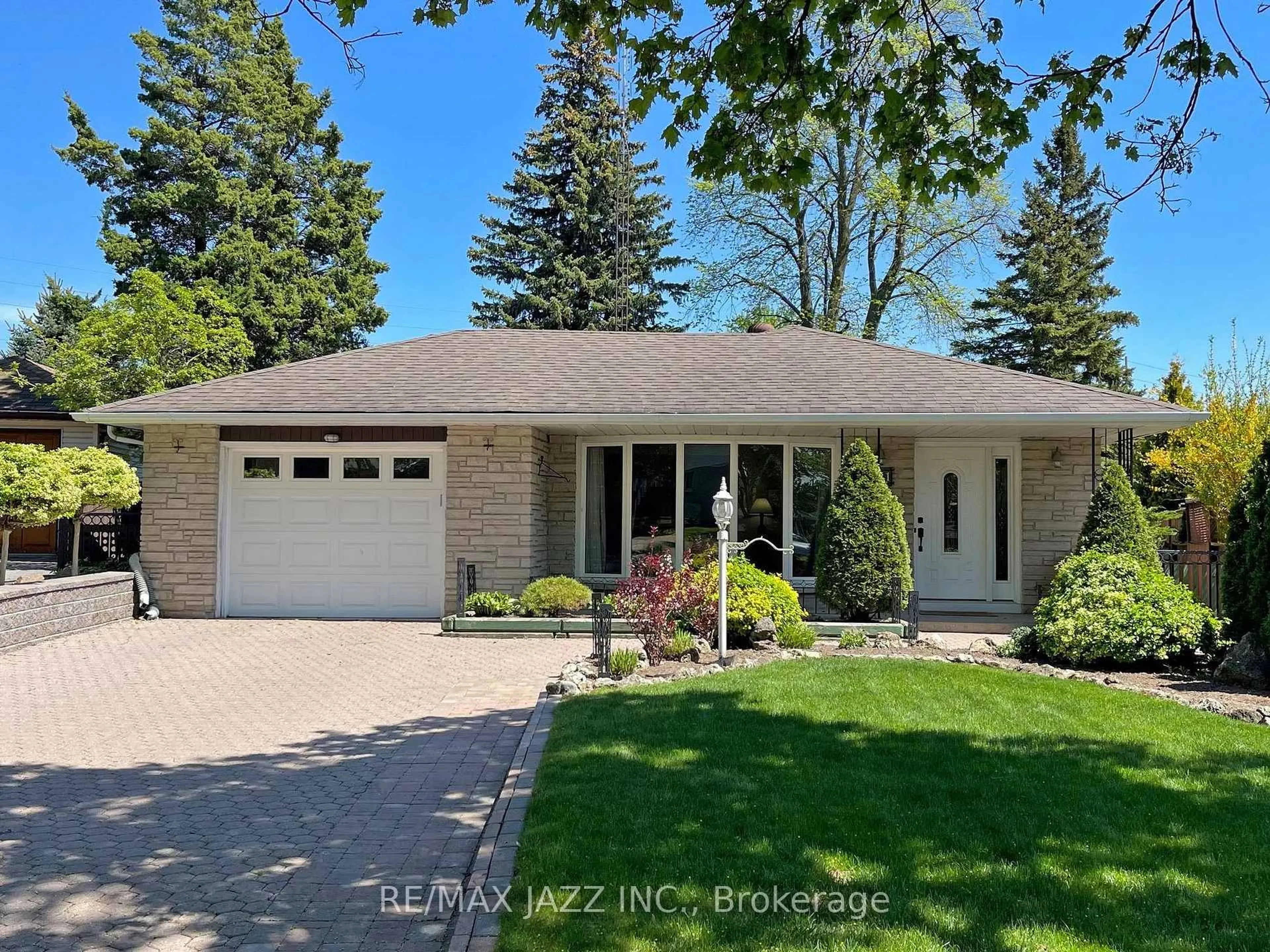 Home with brick exterior material, street for 341 Elizabeth St, Oshawa Ontario L1J 5S7