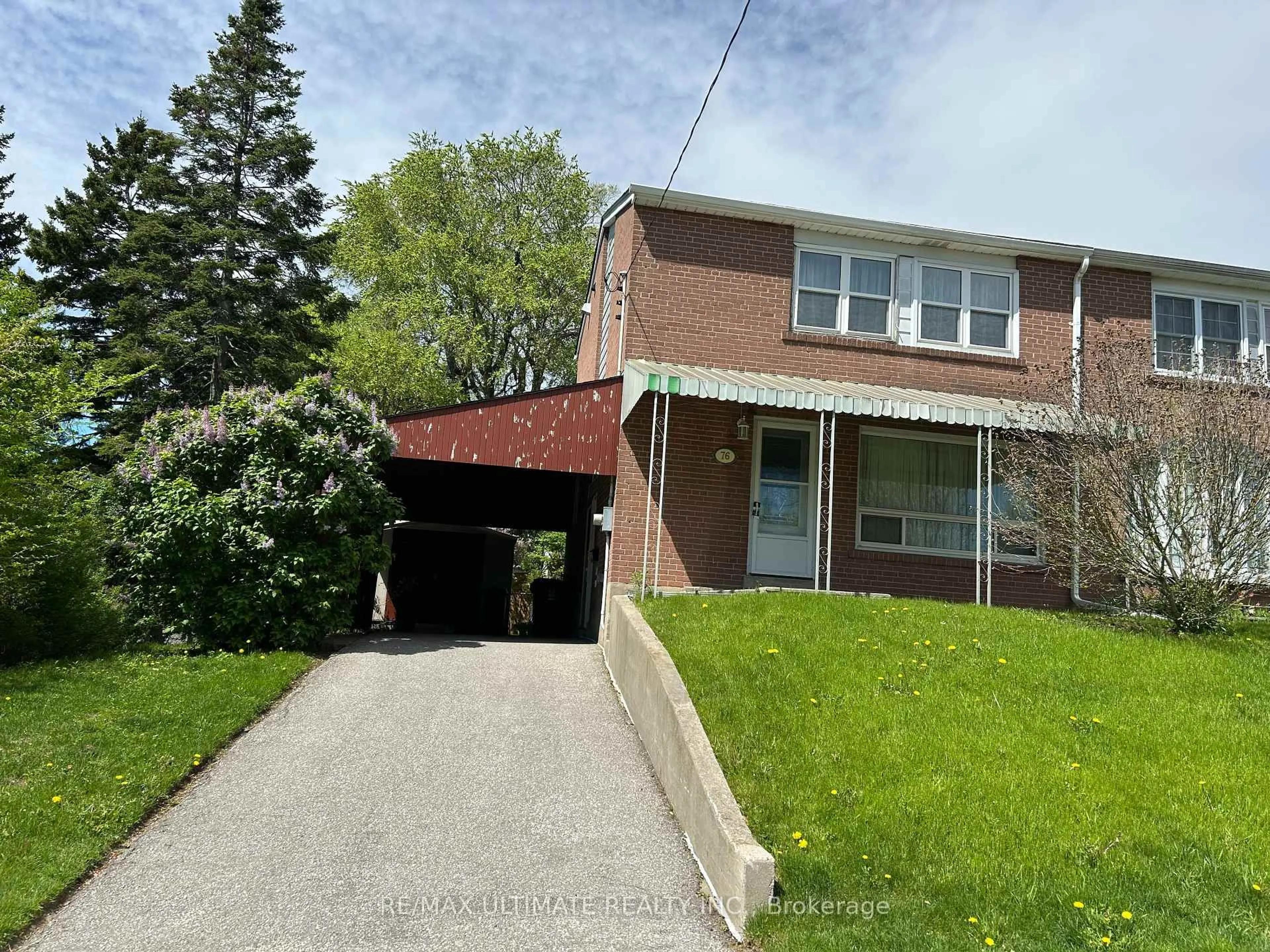 A pic from outside/outdoor area/front of a property/back of a property/a pic from drone, street for 76 Anaconda Ave, Toronto Ontario M1L 4M3
