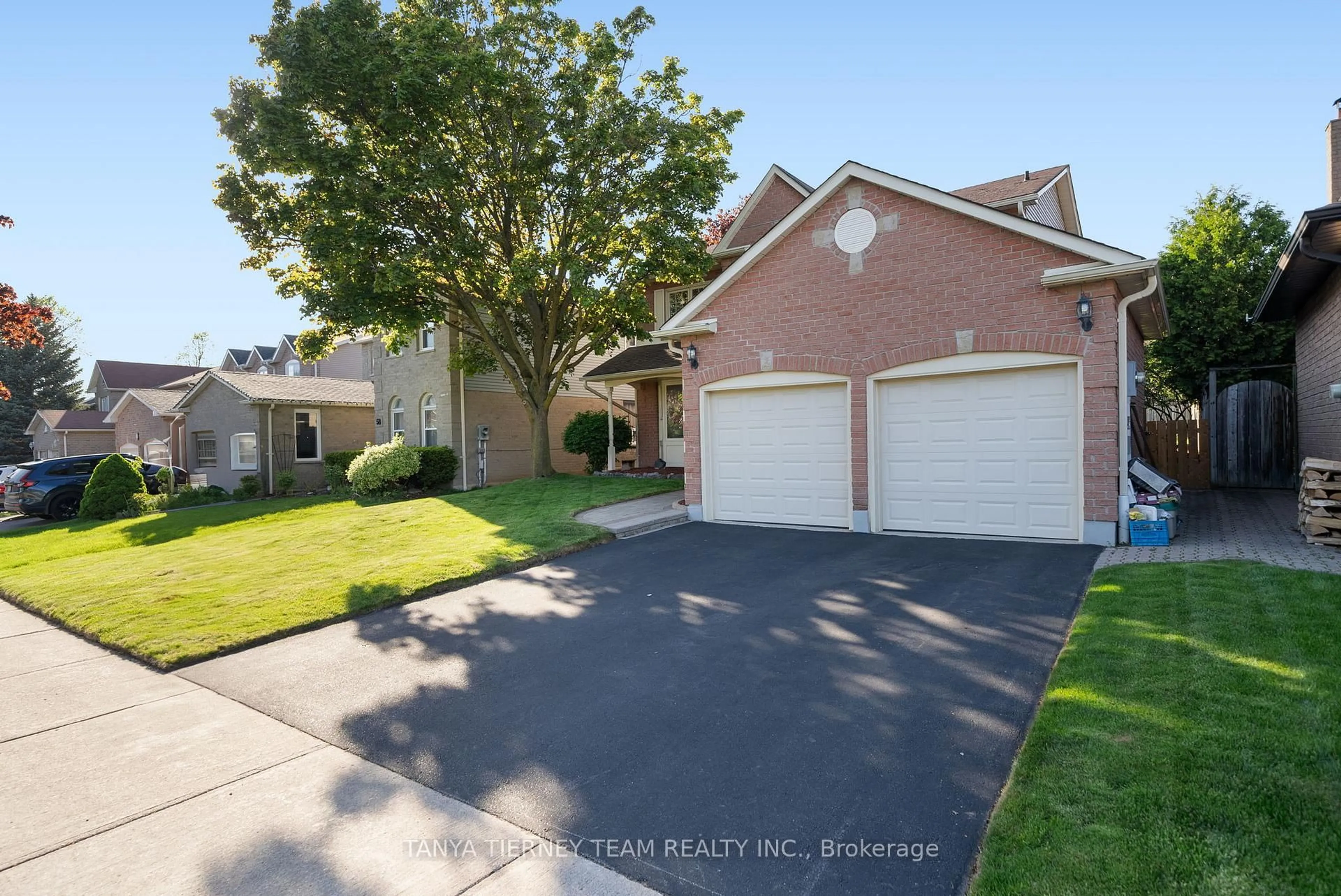 Unknown for 60 Glen Dhu Dr, Whitby Ontario L1R 1K4