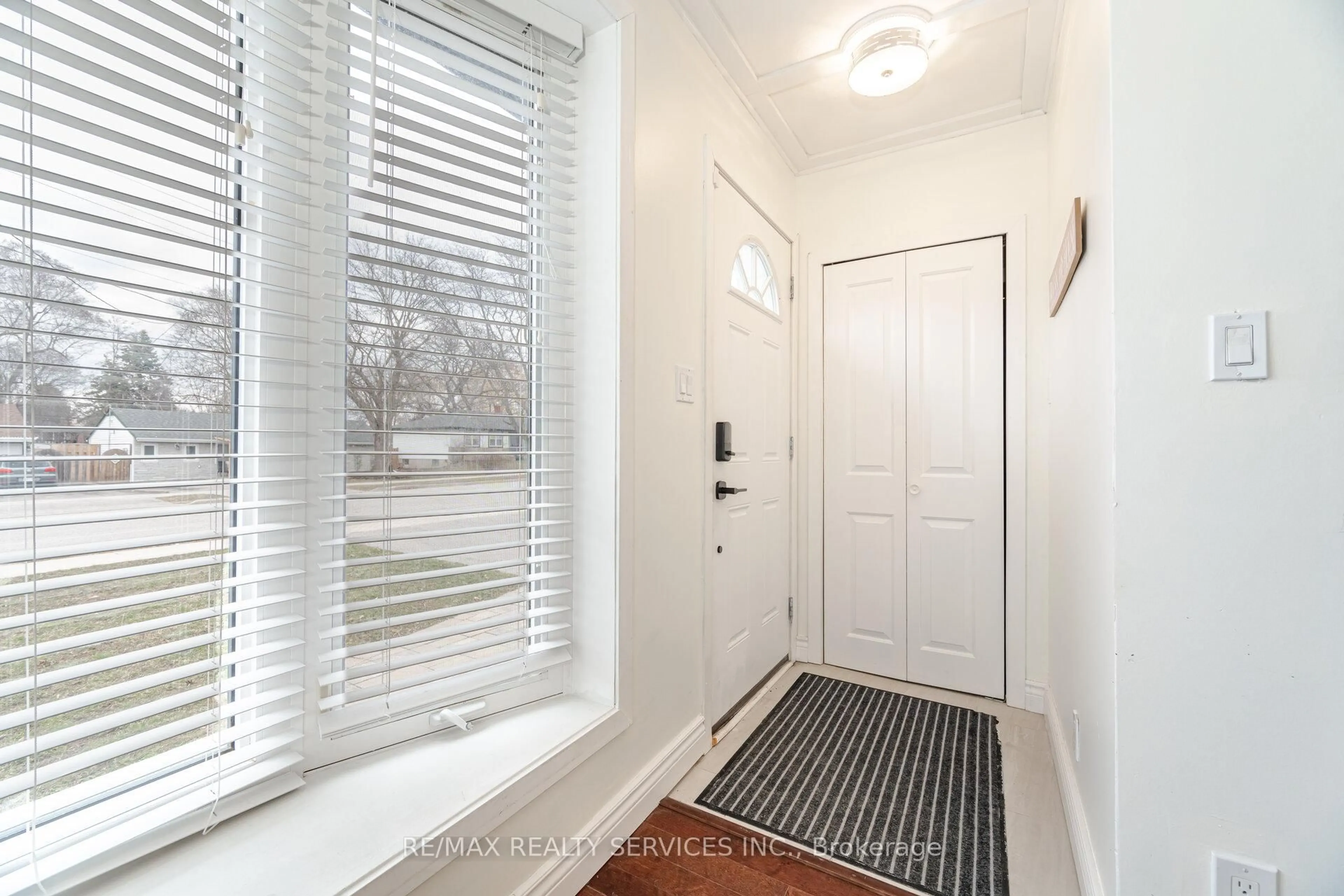 Indoor entryway for 204 Craydon Rd, Whitby Ontario L1N 2B6