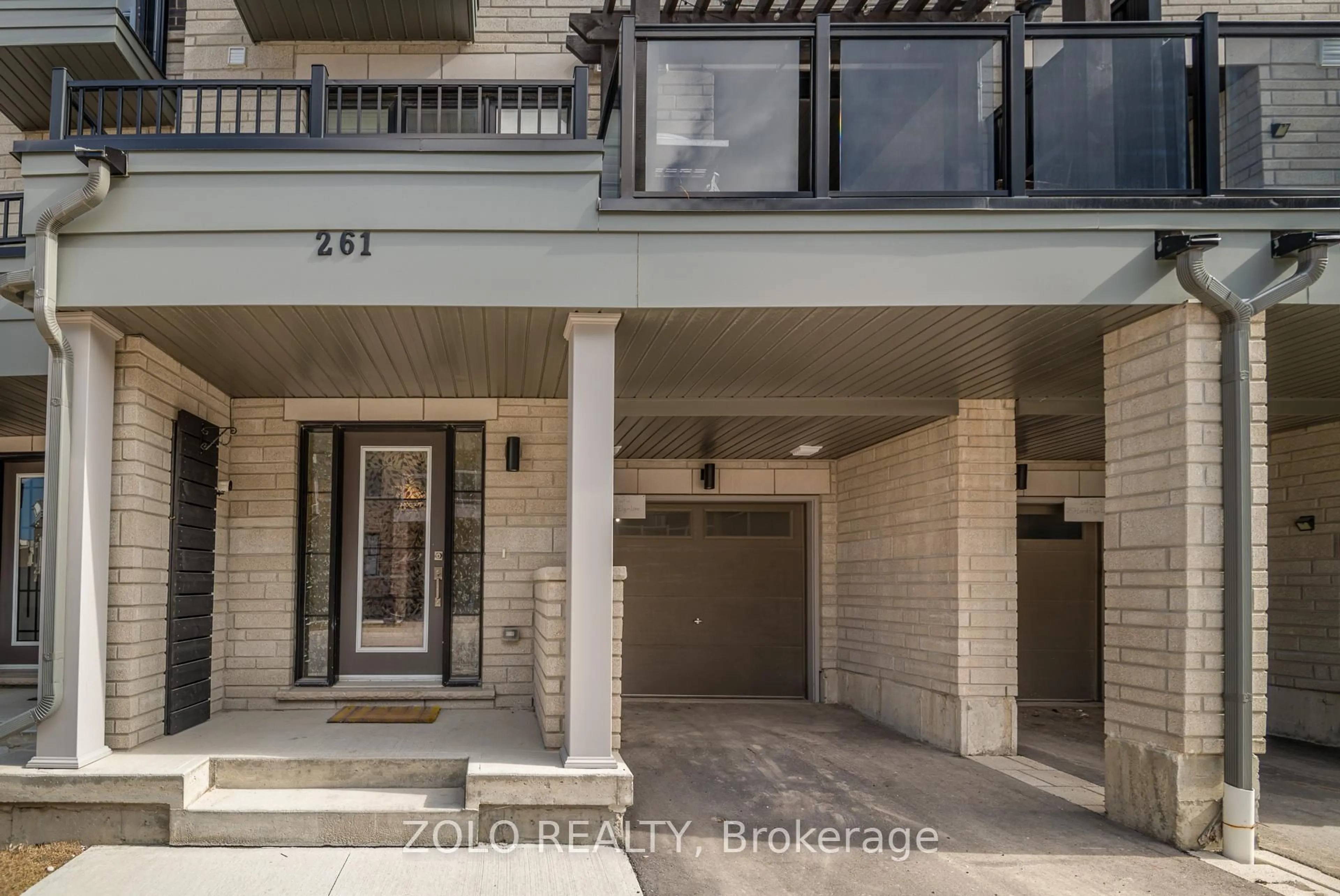Indoor entryway for 261 LORD ELGIN Lane, Clarington Ontario L1C 7E5