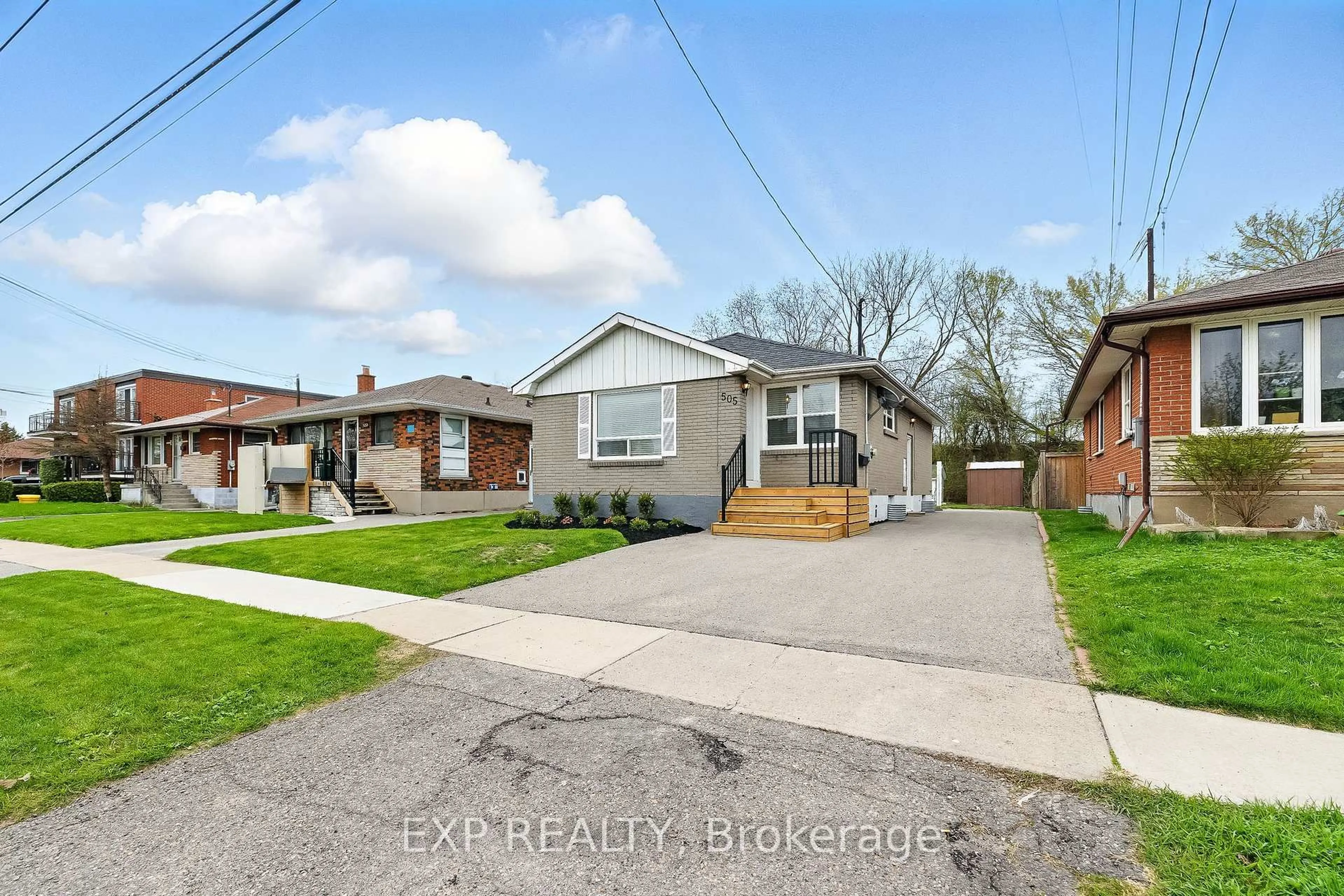 Home with brick exterior material, street for 505 Crerar Ave, Oshawa Ontario L1H 2W6