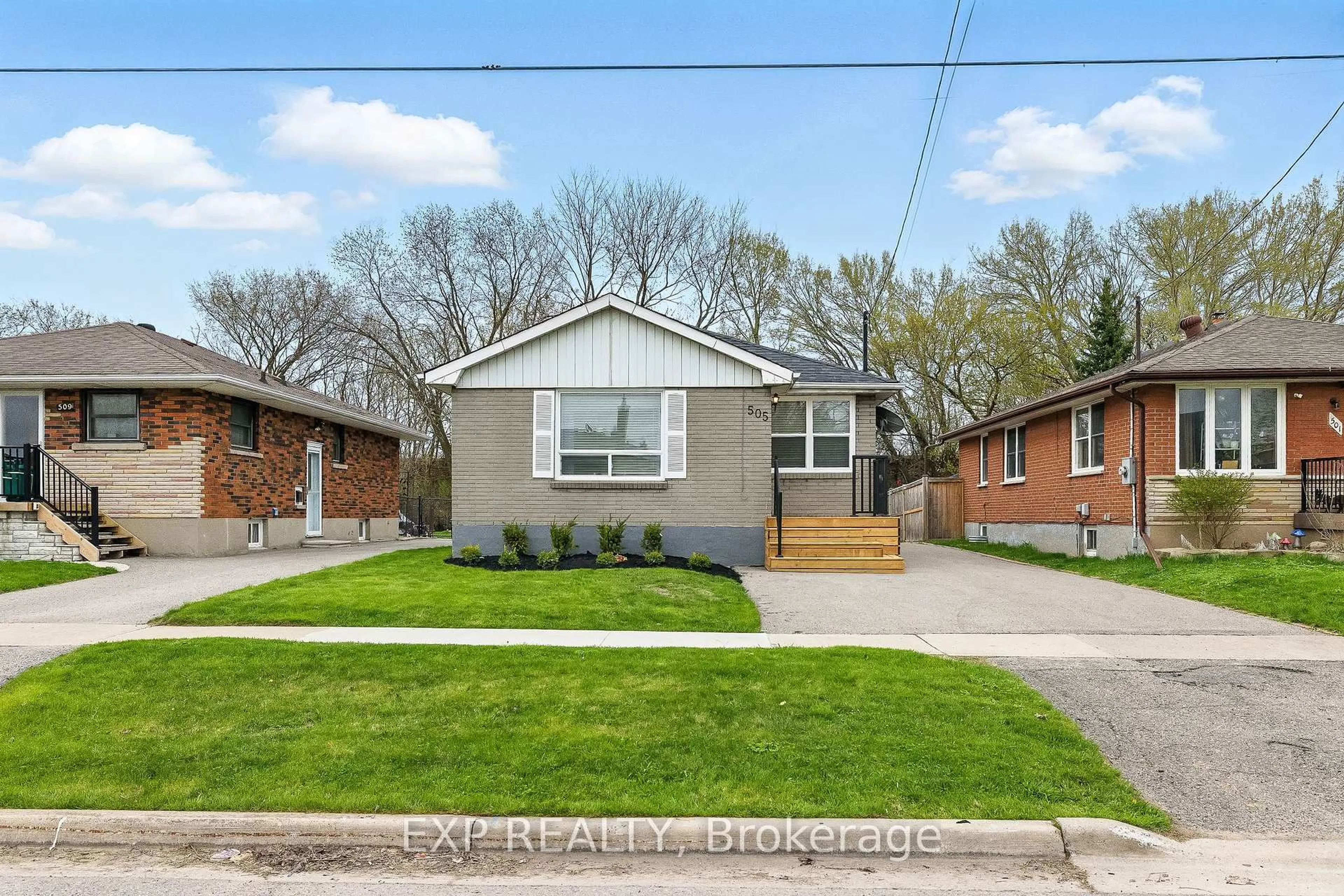 Home with brick exterior material, street for 505 Crerar Ave, Oshawa Ontario L1H 2W6