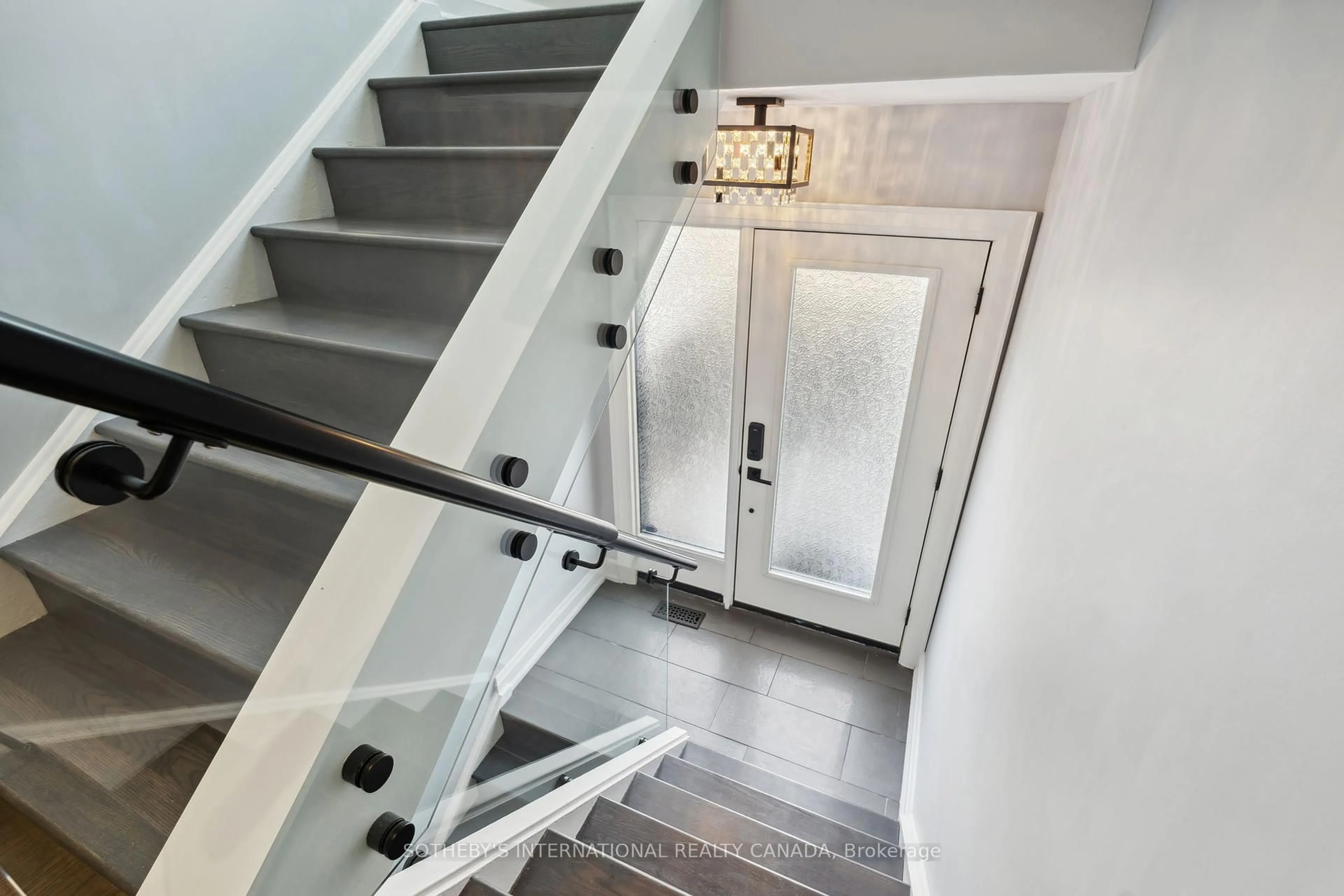 Stairs for 34 Eaton Ave, Toronto Ontario M4J 2Z5
