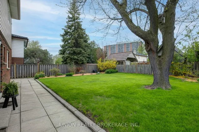 Primary image of 15 Charterhouse Rd