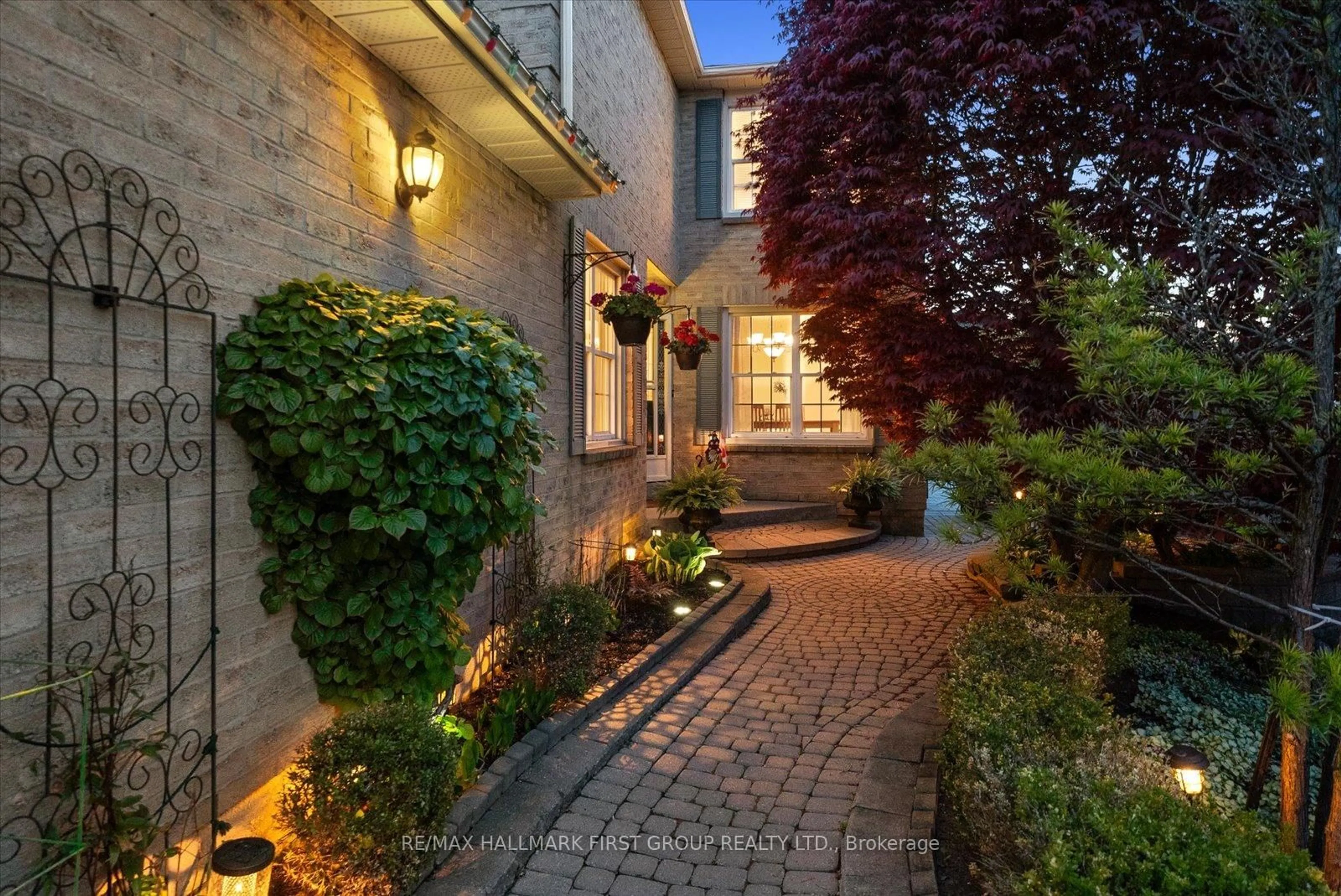 Patio, street for 10 Barnes Dr, Ajax Ontario L1S 5C5