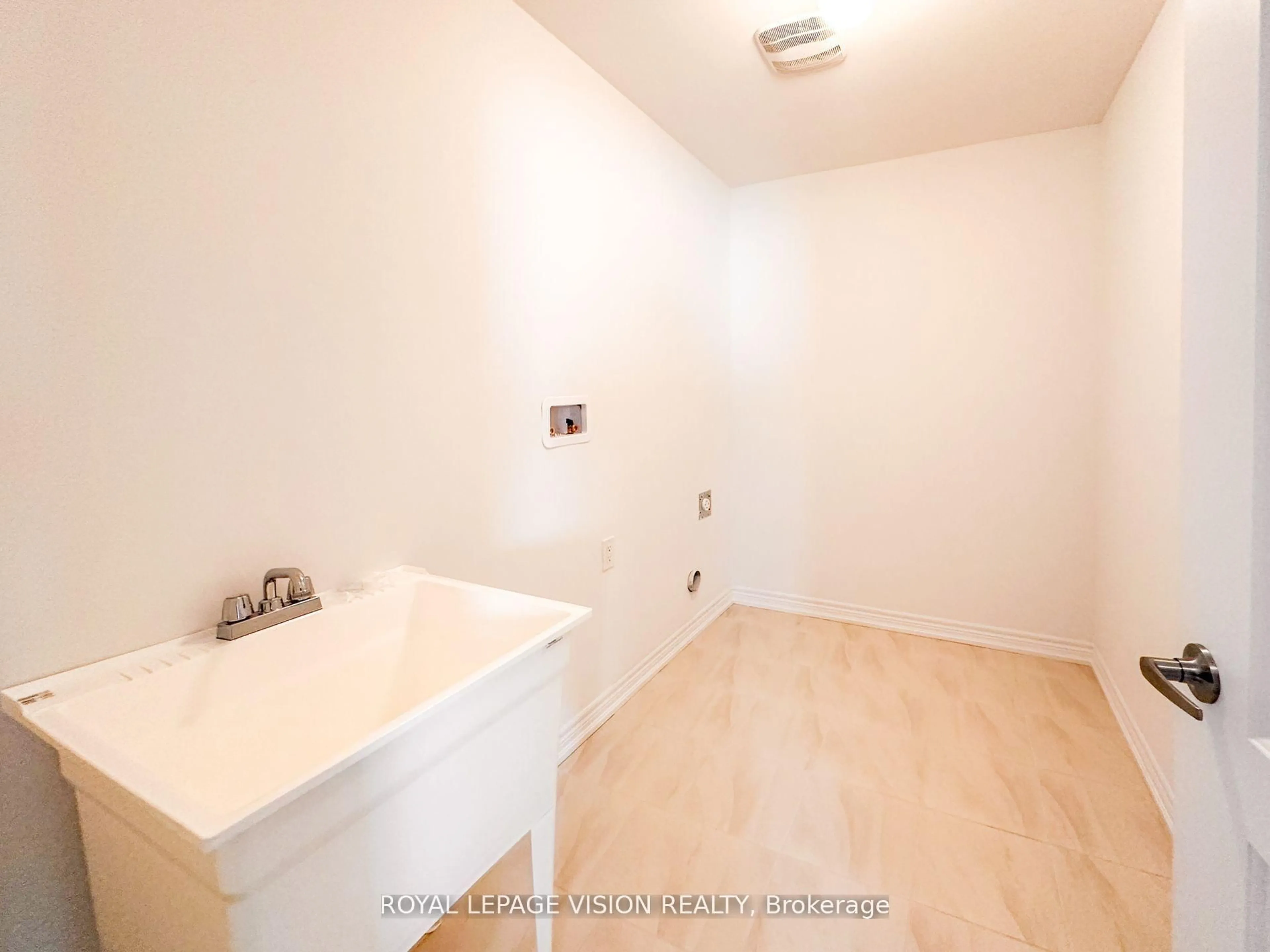 Unknown for 21 Sorbara Way, Whitby Ontario L1M 0M4