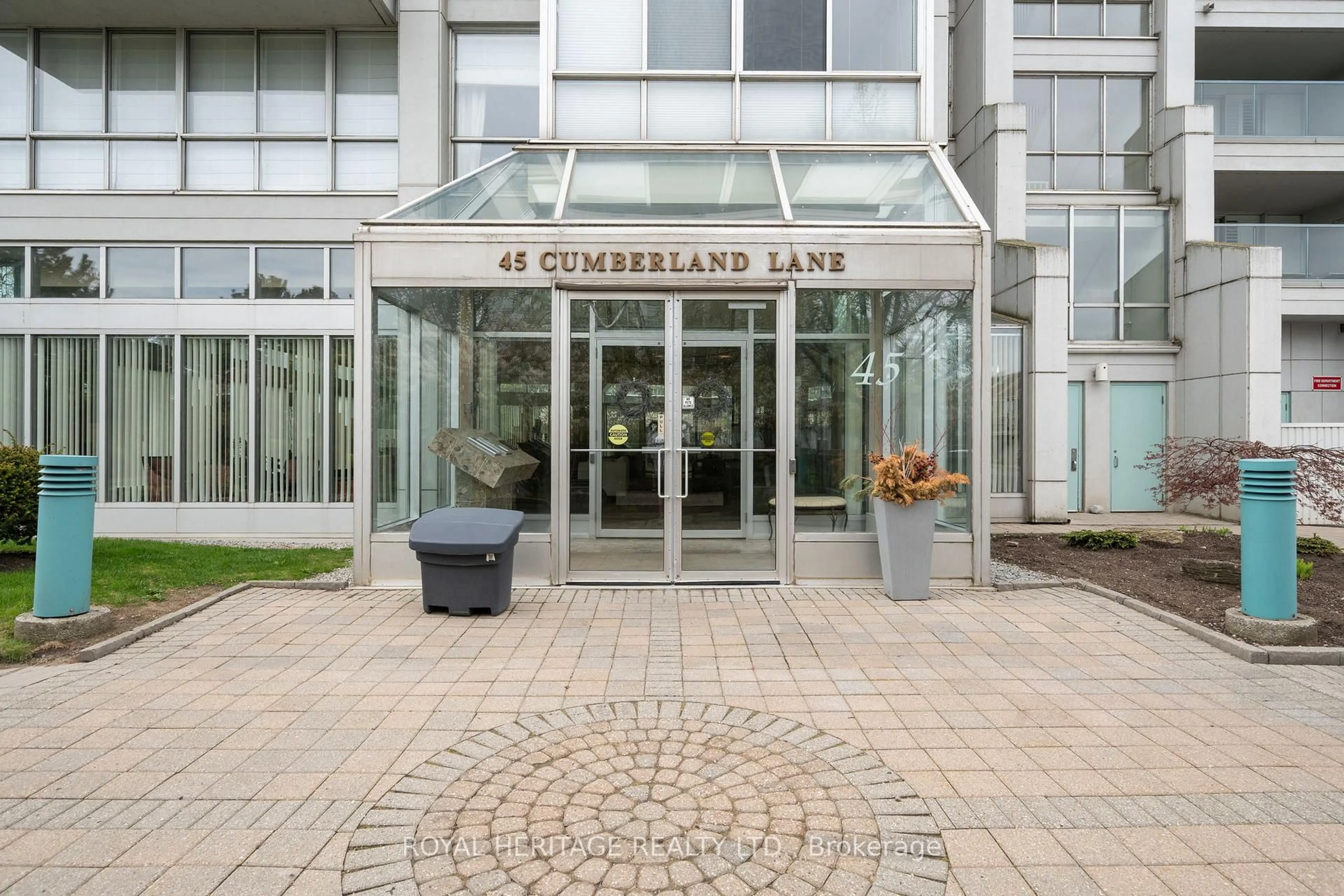 Unknown for 45 Cumberland Lane #306, Ajax Ontario L1S 7K3