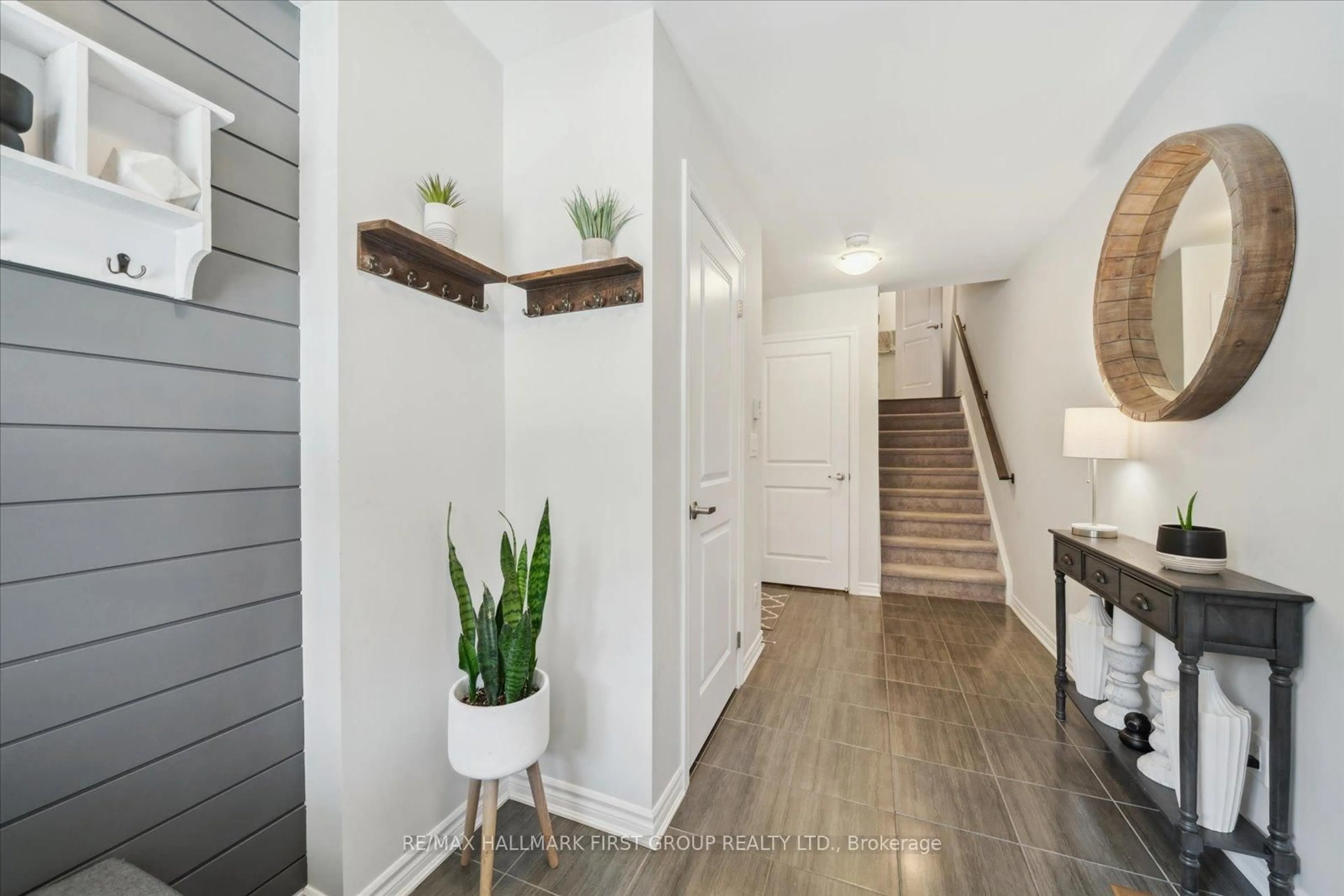 Indoor entryway for 50 Porcelain Way, Whitby Ontario L1R 0R6