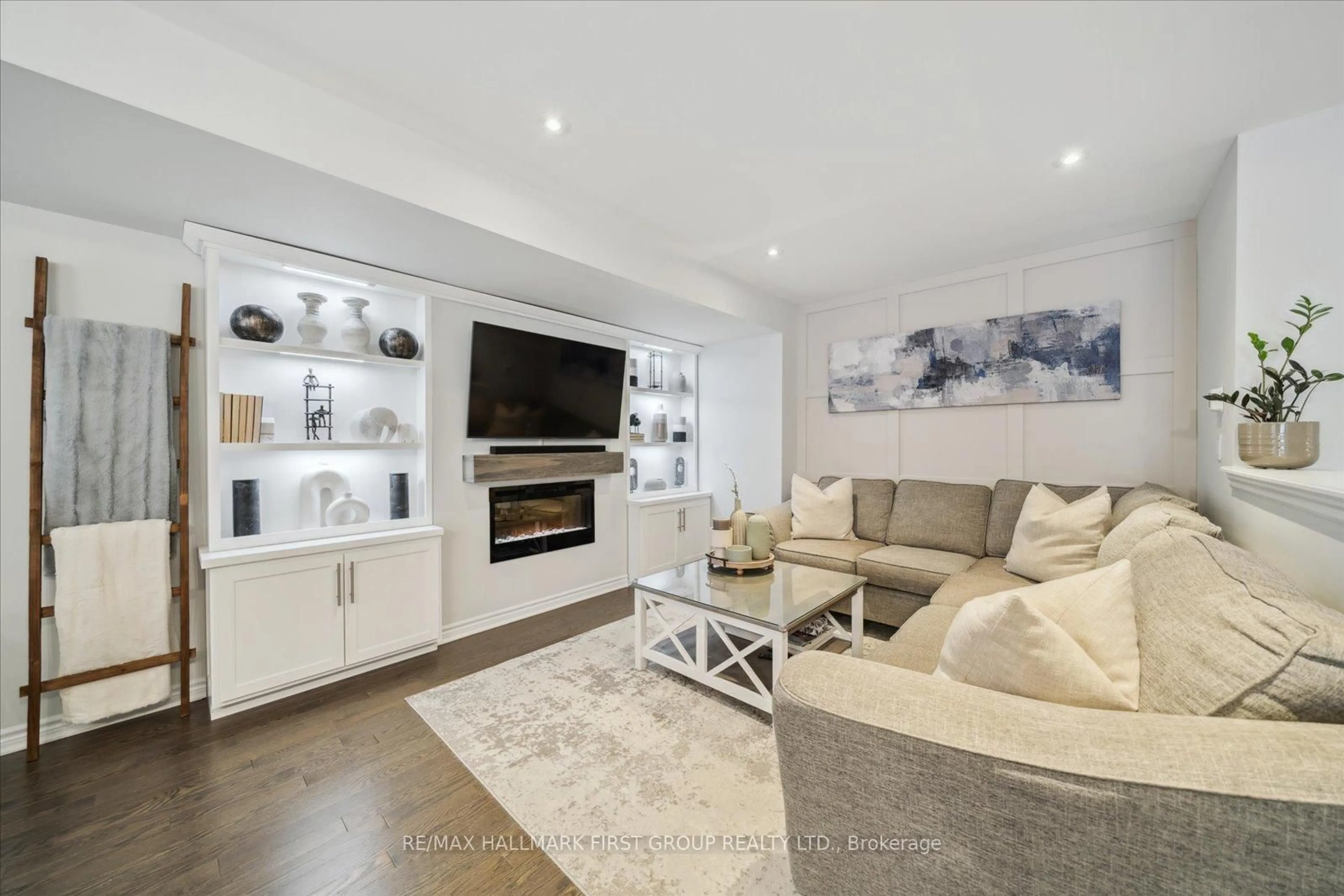 Living room with furniture, unknown for 50 Porcelain Way, Whitby Ontario L1R 0R6