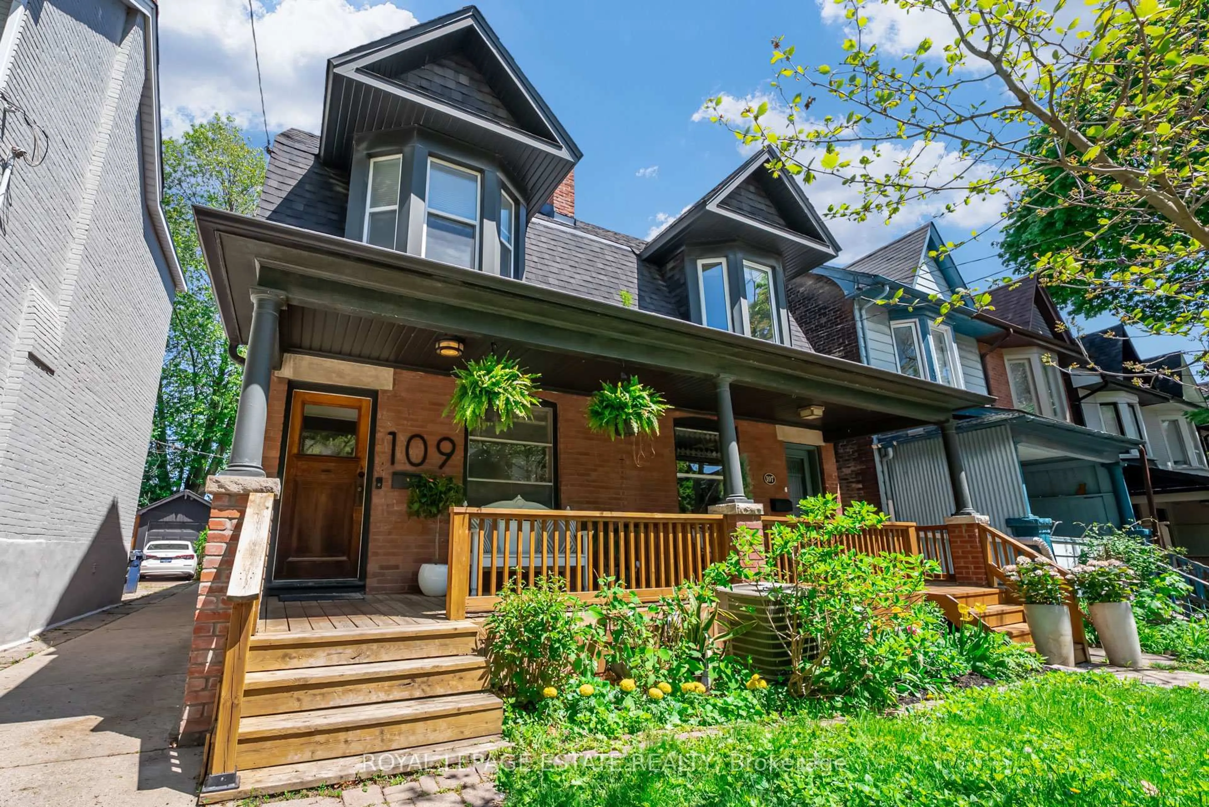 Unknown for 109 Coady Ave, Toronto Ontario M4M 2Y9