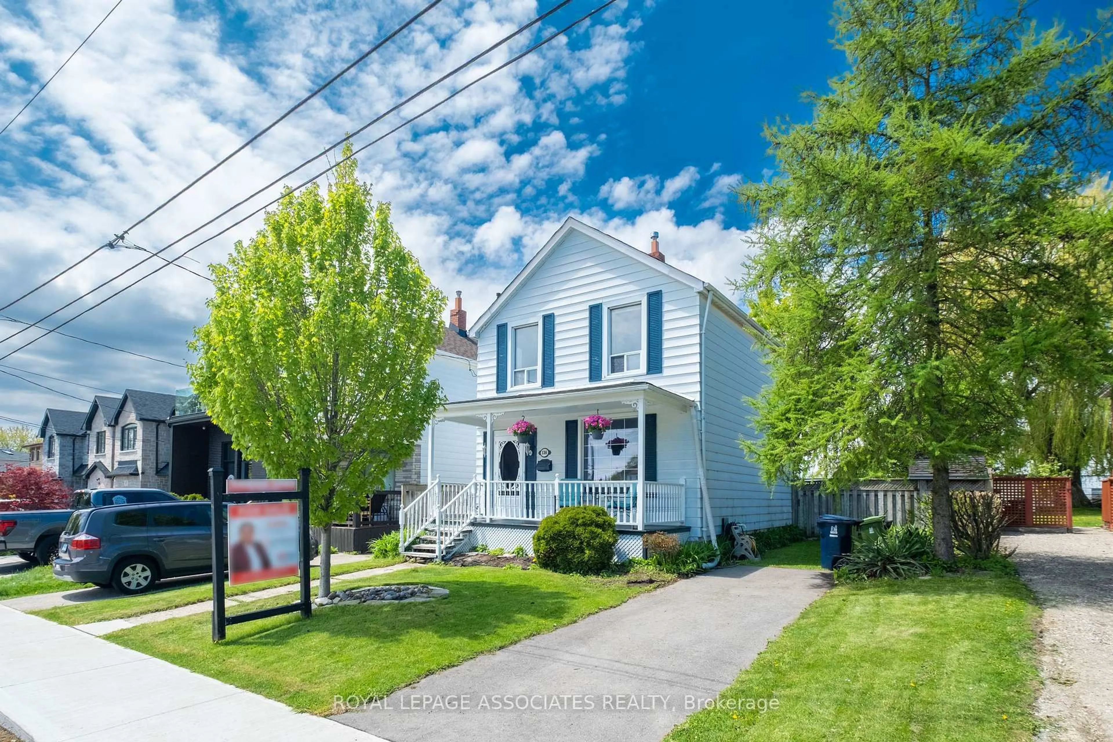 Home with vinyl exterior material, street for 136 Aylesworth Ave, Toronto Ontario M1N 2J6