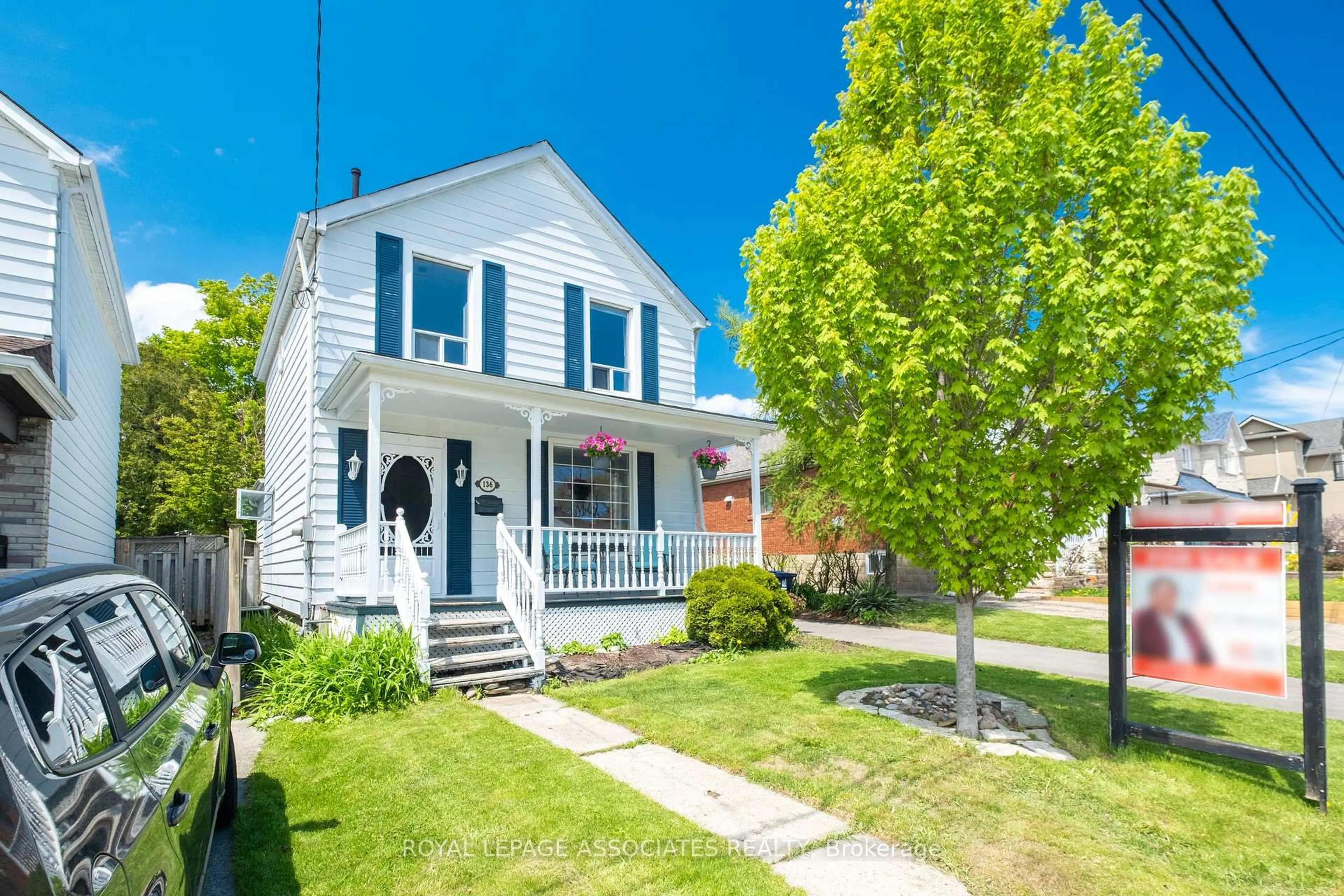 Home with vinyl exterior material, street for 136 Aylesworth Ave, Toronto Ontario M1N 2J6