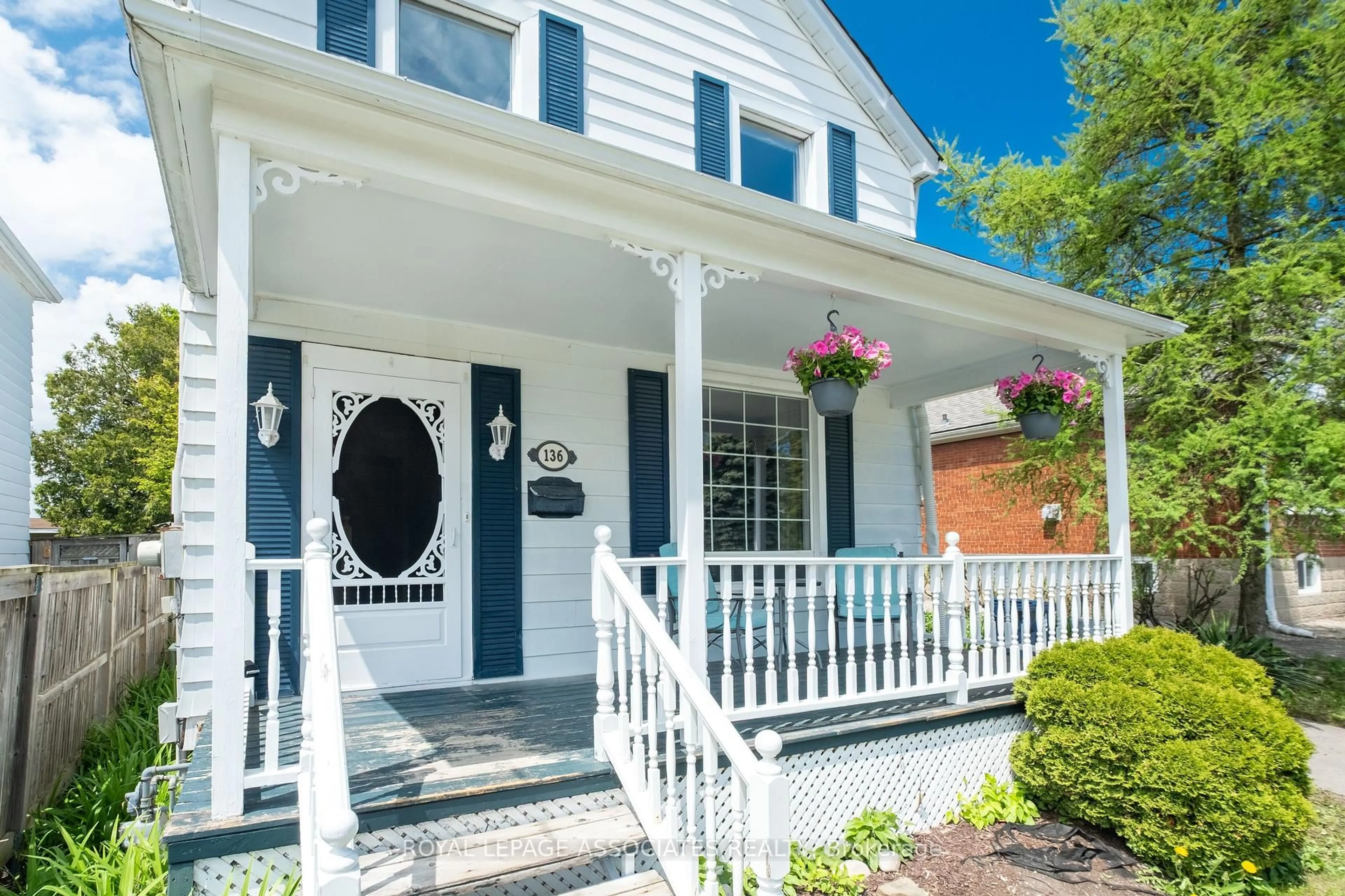 Home with vinyl exterior material, street for 136 Aylesworth Ave, Toronto Ontario M1N 2J6