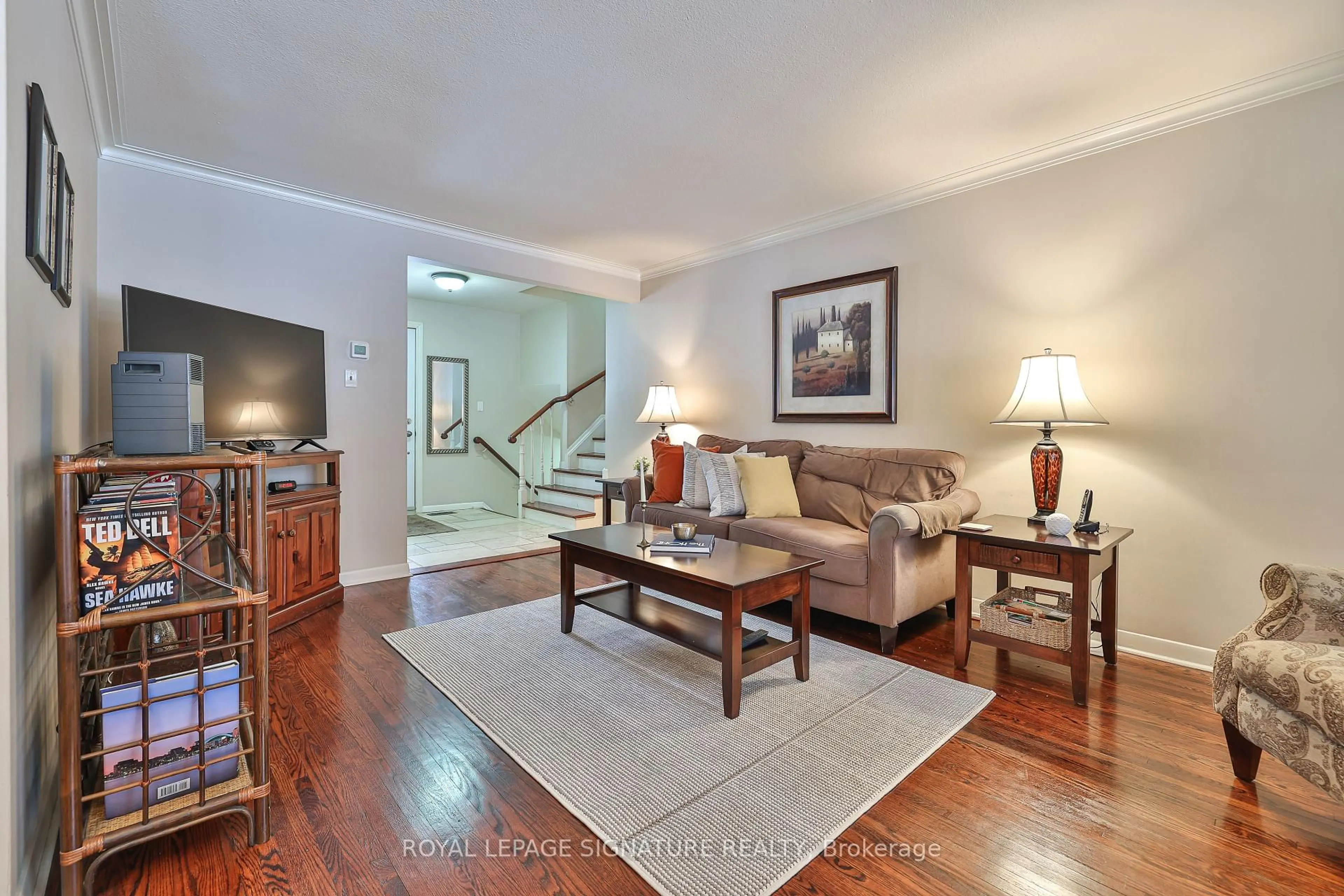 Living room with furniture, unknown for 21 Griselda Cres, Toronto Ontario M1G 3P5