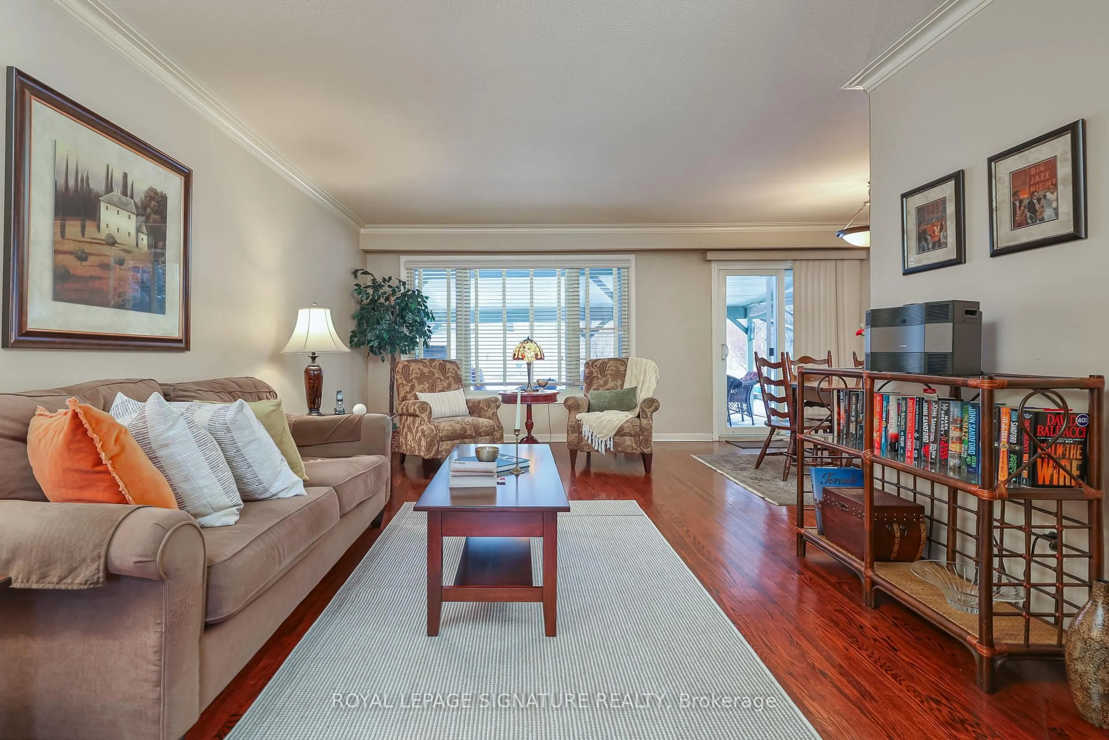 Living room with furniture, unknown for 21 Griselda Cres, Toronto Ontario M1G 3P5