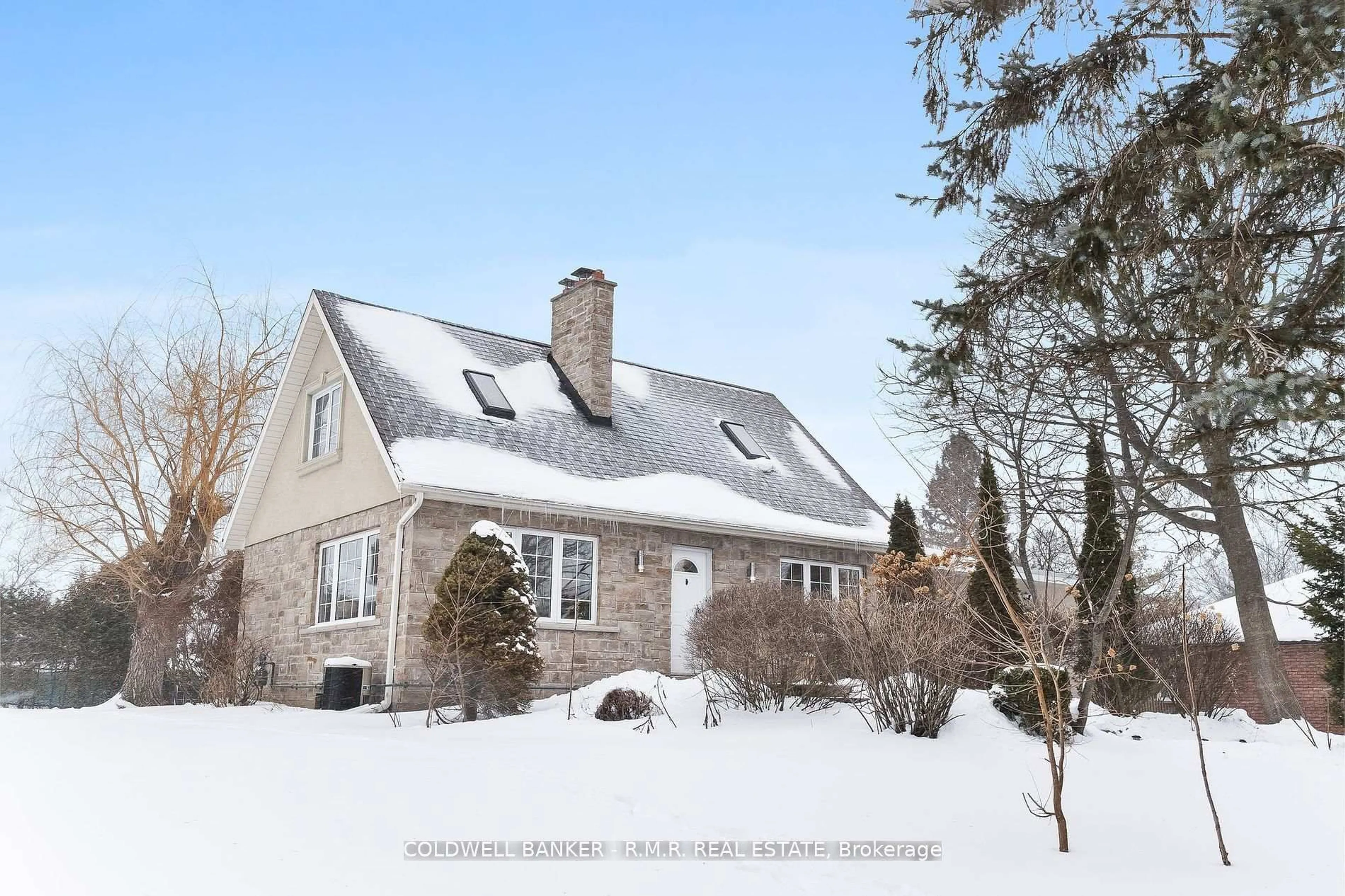 Unknown for 904 Parklane Ave, Oshawa Ontario L1G 1N8