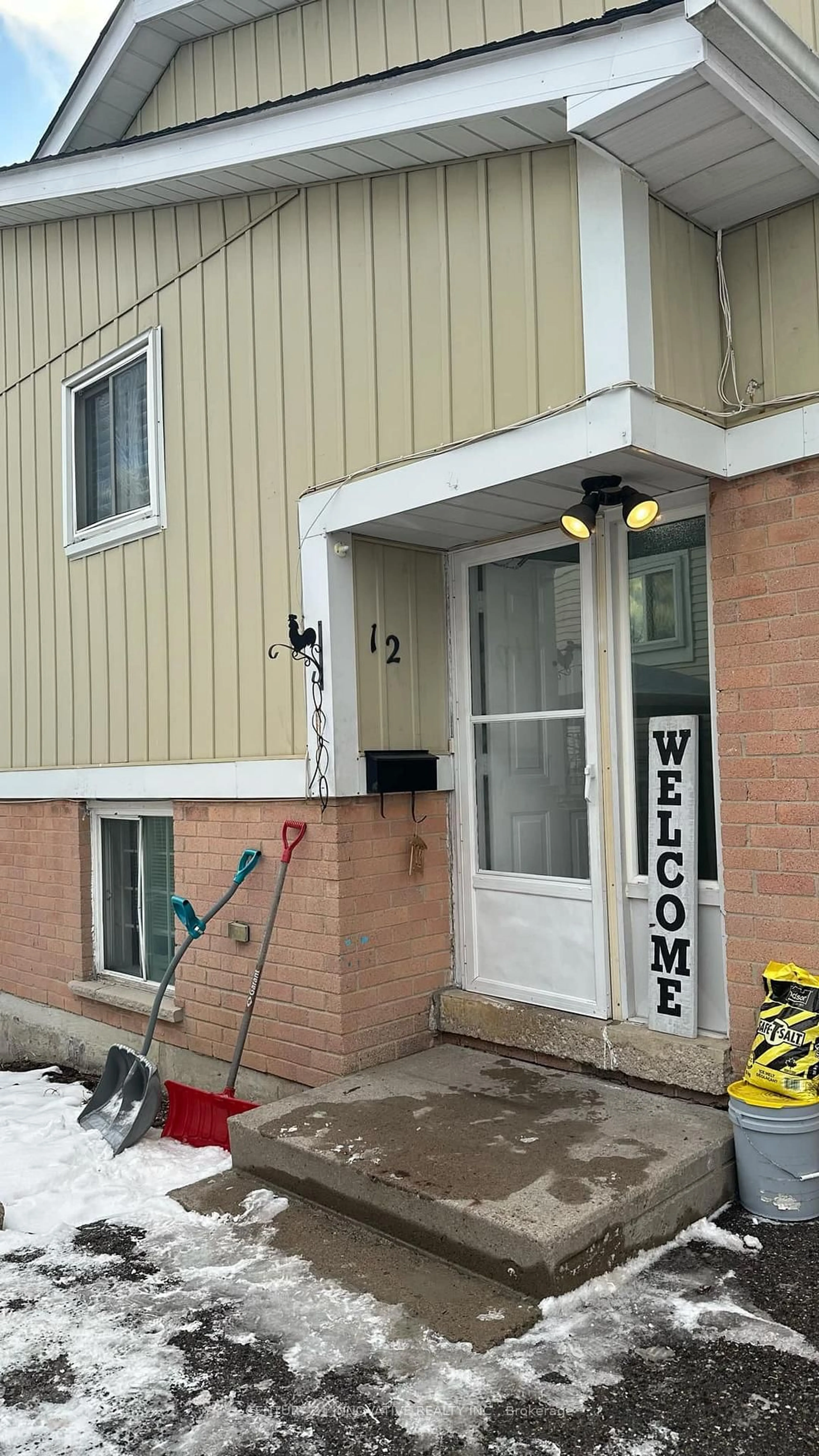 Indoor entryway for 12 Bushwood Crt, Toronto Ontario M1B 2T1