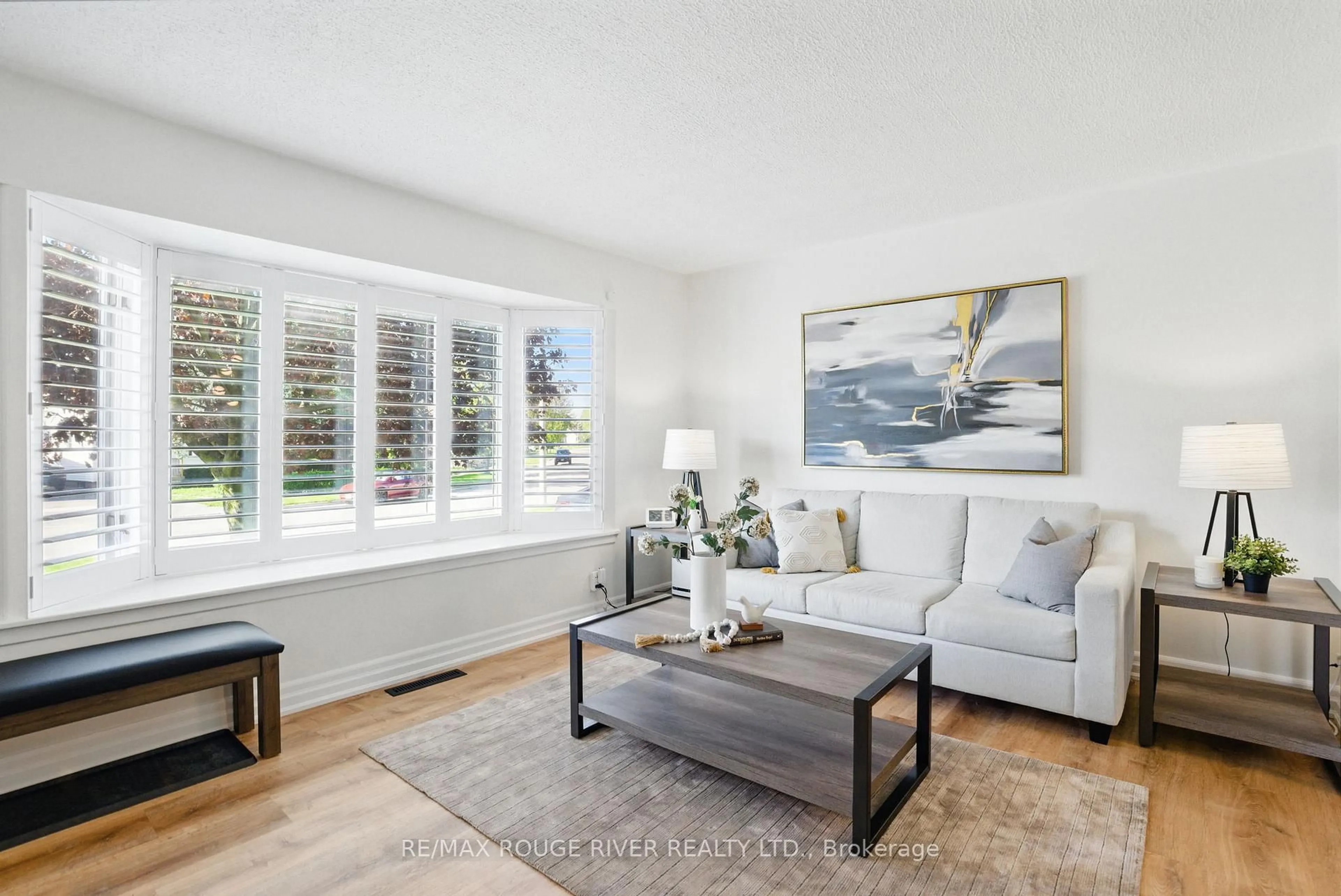 Living room with furniture, unknown for 121 Exeter Rd, Ajax Ontario L1S 2K4