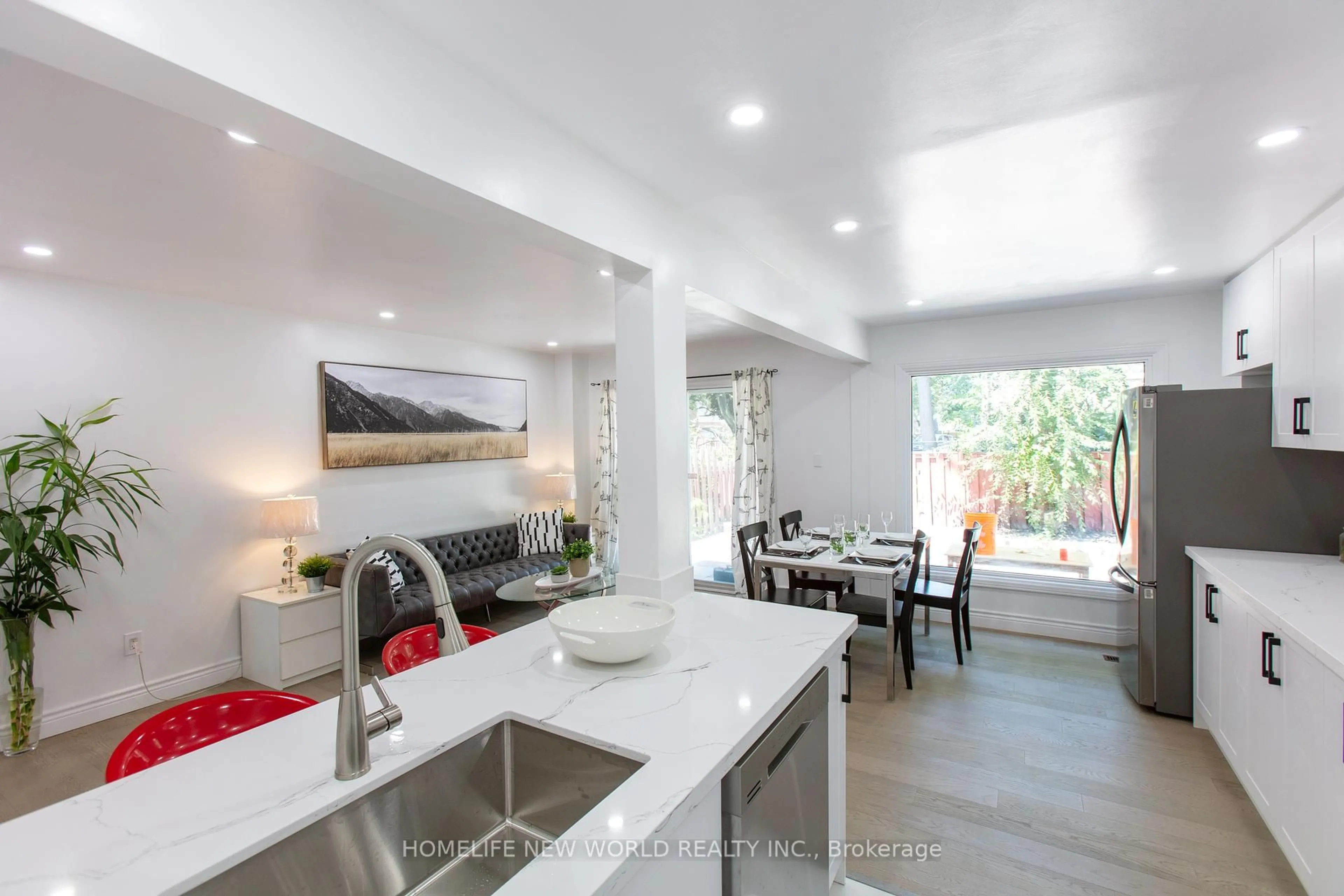 Open concept kitchen, ceramic/tile floor for 334 Chartland Blvd, Toronto Ontario M1S 3P3