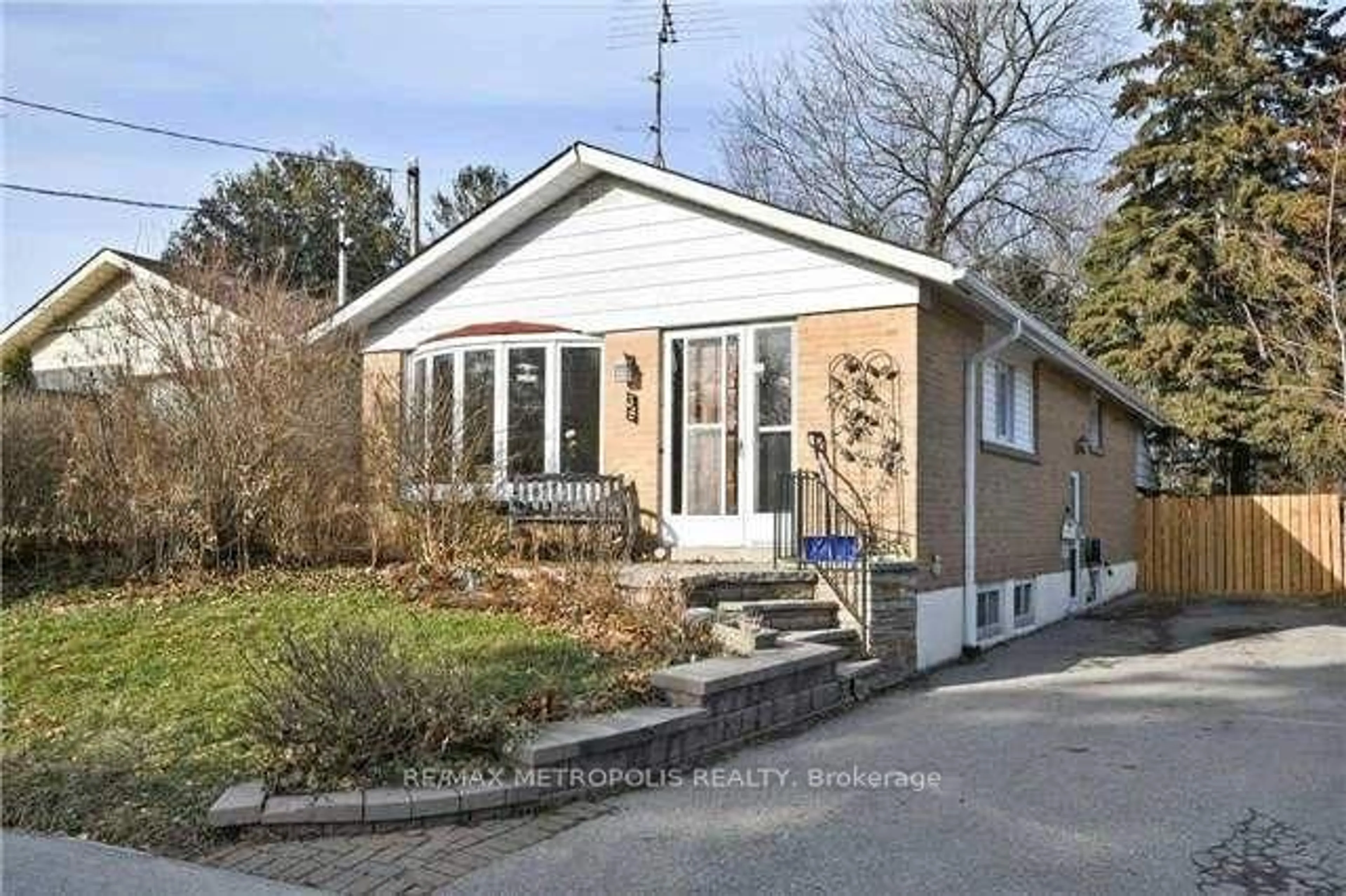 Unknown for 38 Copping Rd, Toronto Ontario M1G 3J8