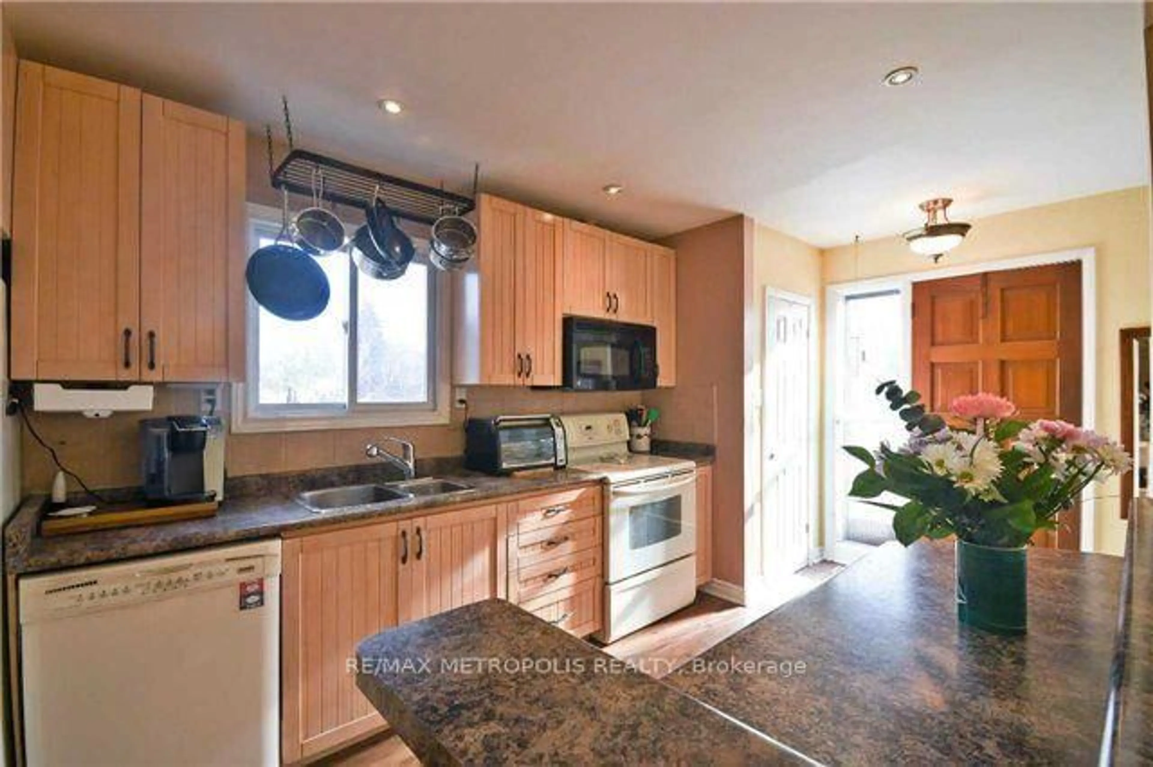 Unknown for 38 Copping Rd, Toronto Ontario M1G 3J8