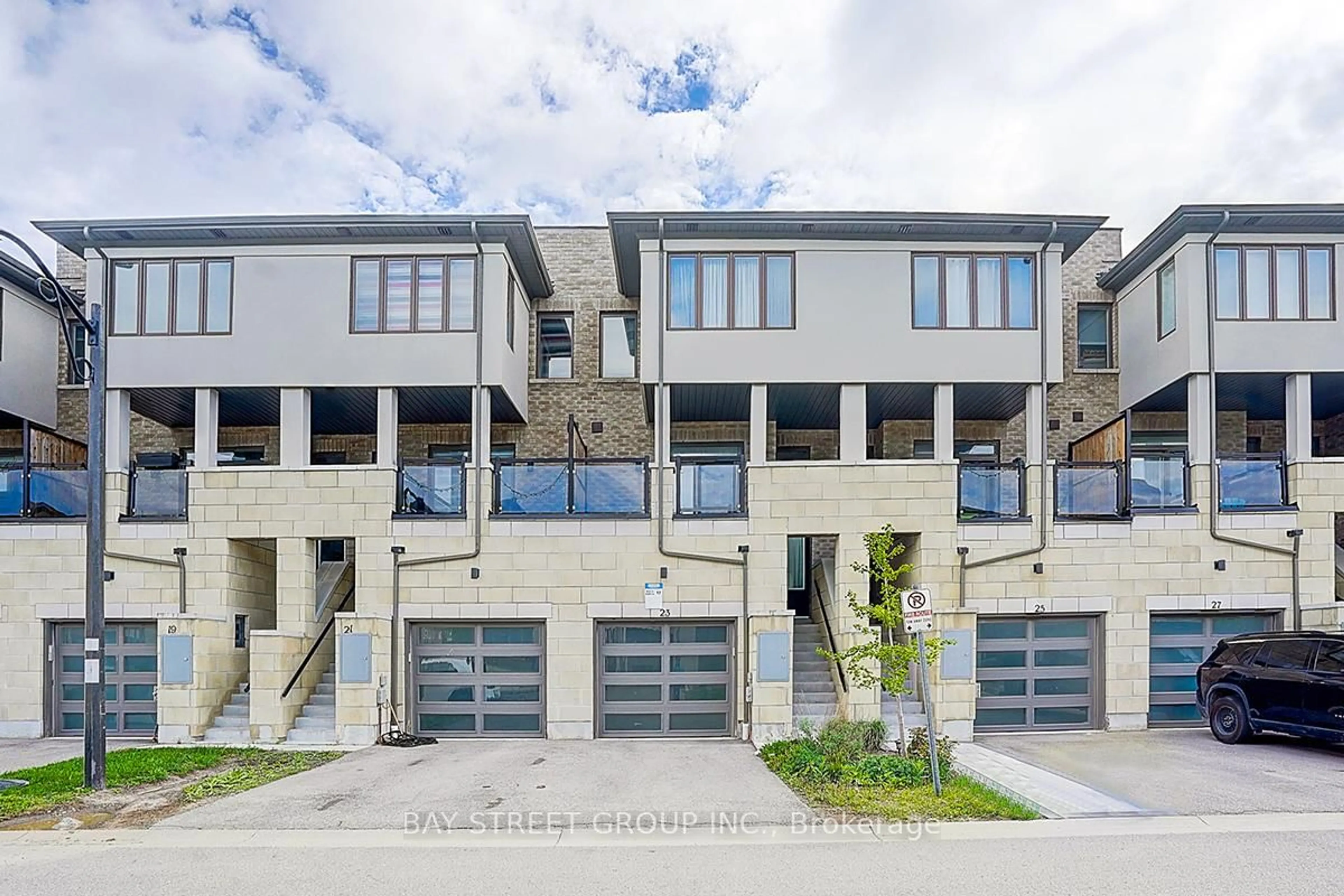 Unknown for 23 Donald Fleming Way, Whitby Ontario L1R 0N8