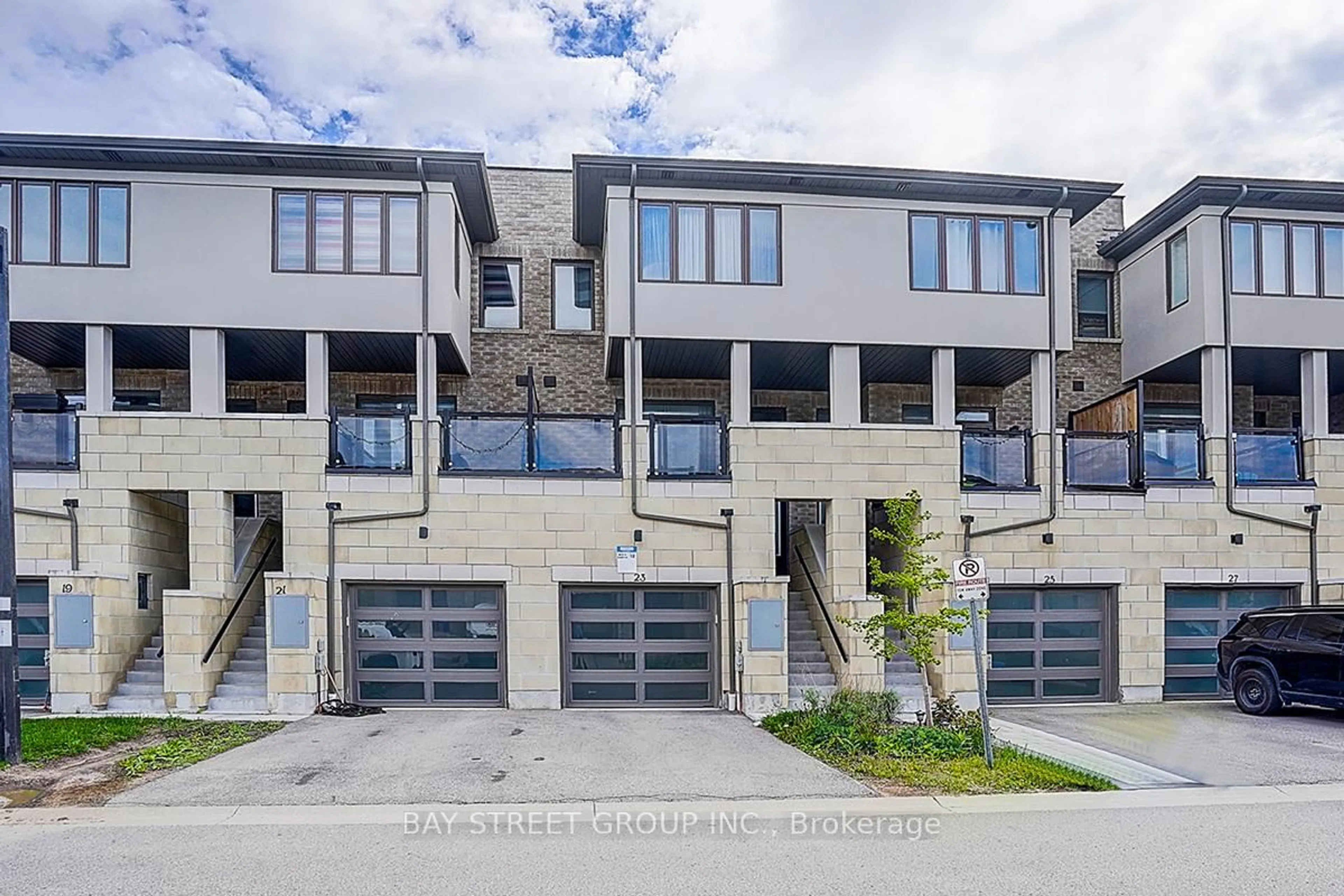 Unknown for 23 Donald Fleming Way, Whitby Ontario L1R 0N8