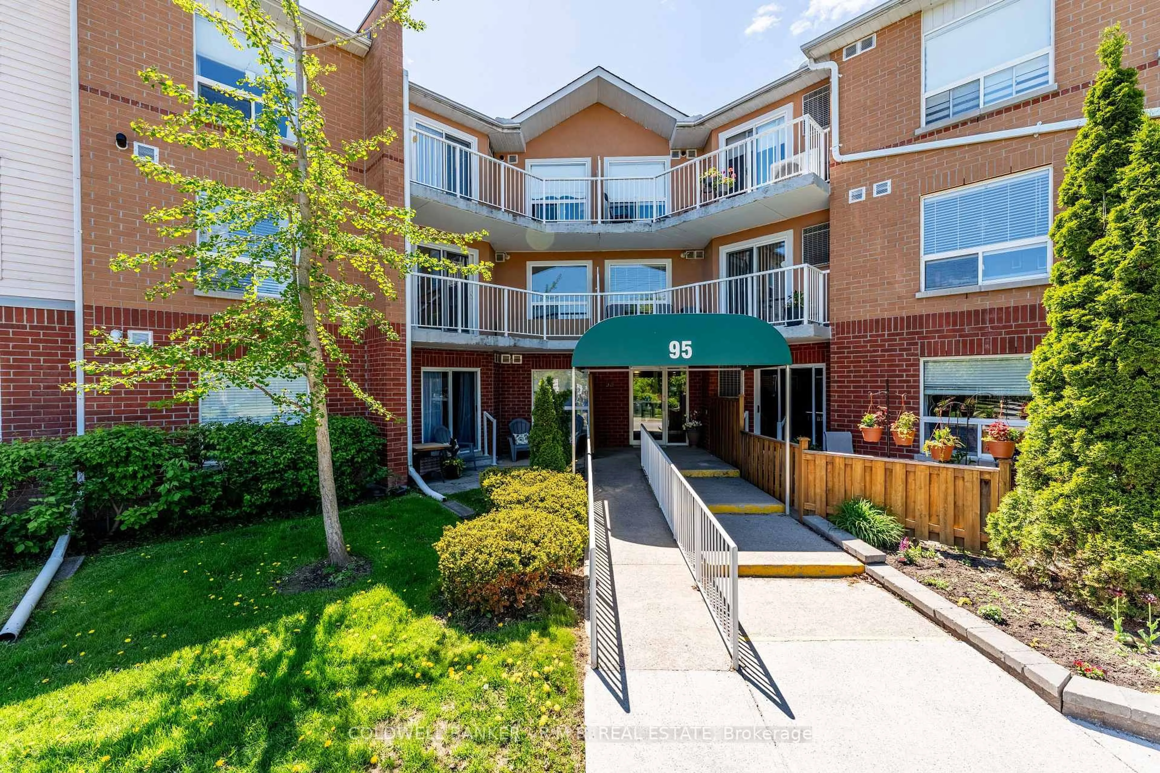Patio, unknown for 95 Wellington St #313, Clarington Ontario L1C 5A1