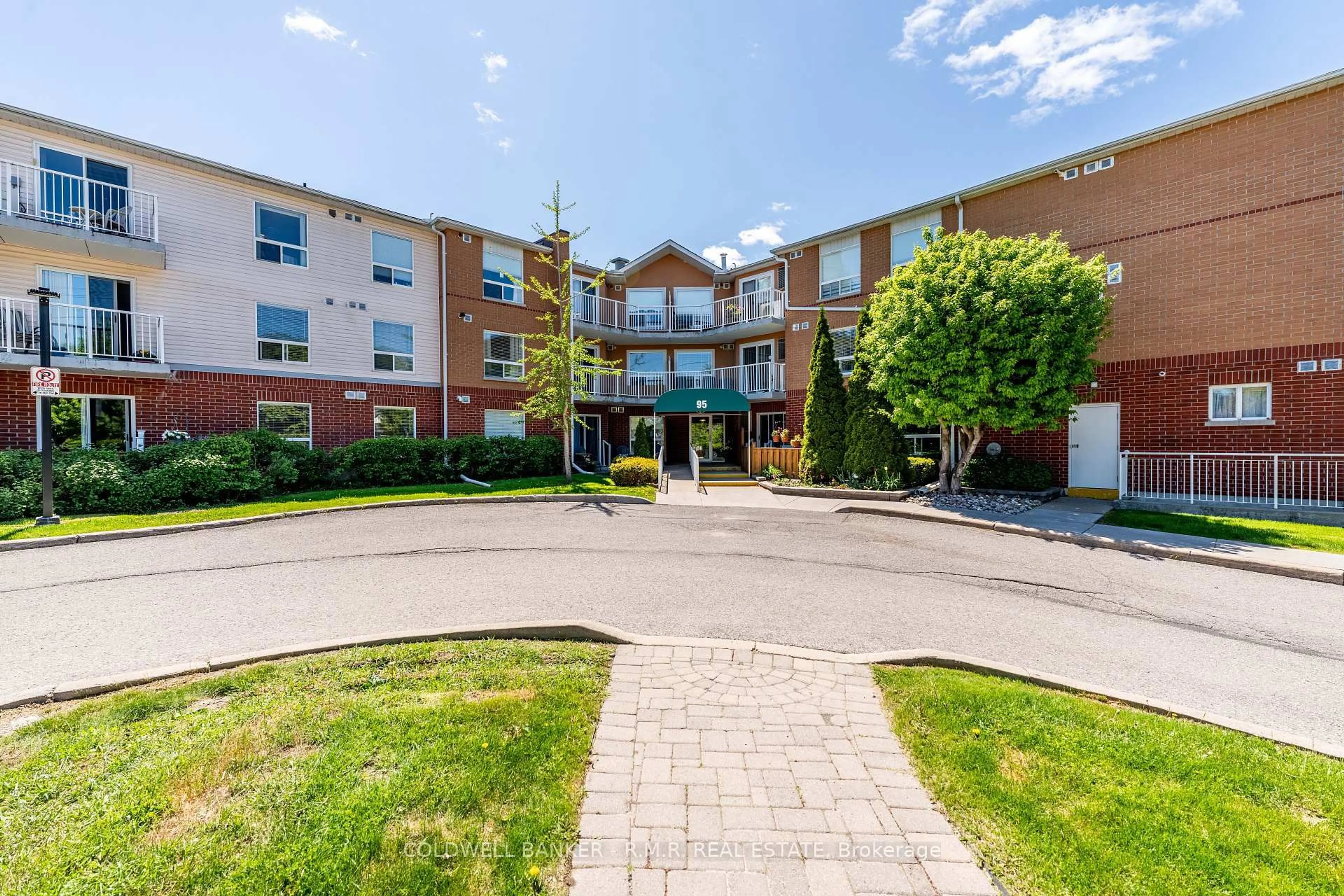 Patio, unknown for 95 Wellington St #313, Clarington Ontario L1C 5A1