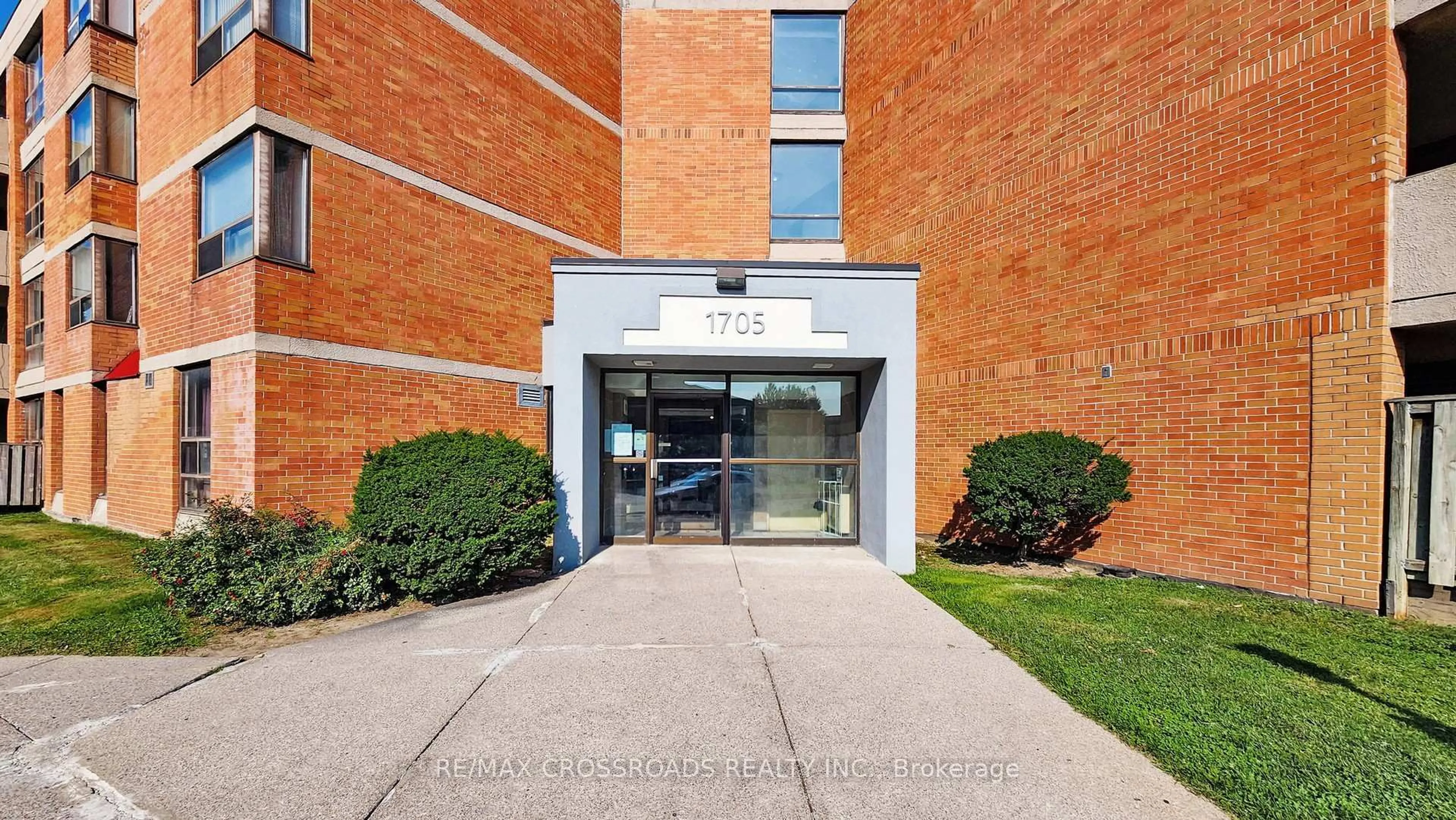 Indoor foyer for 1705 Mccowan Rd #309, Toronto Ontario M1S 4L2