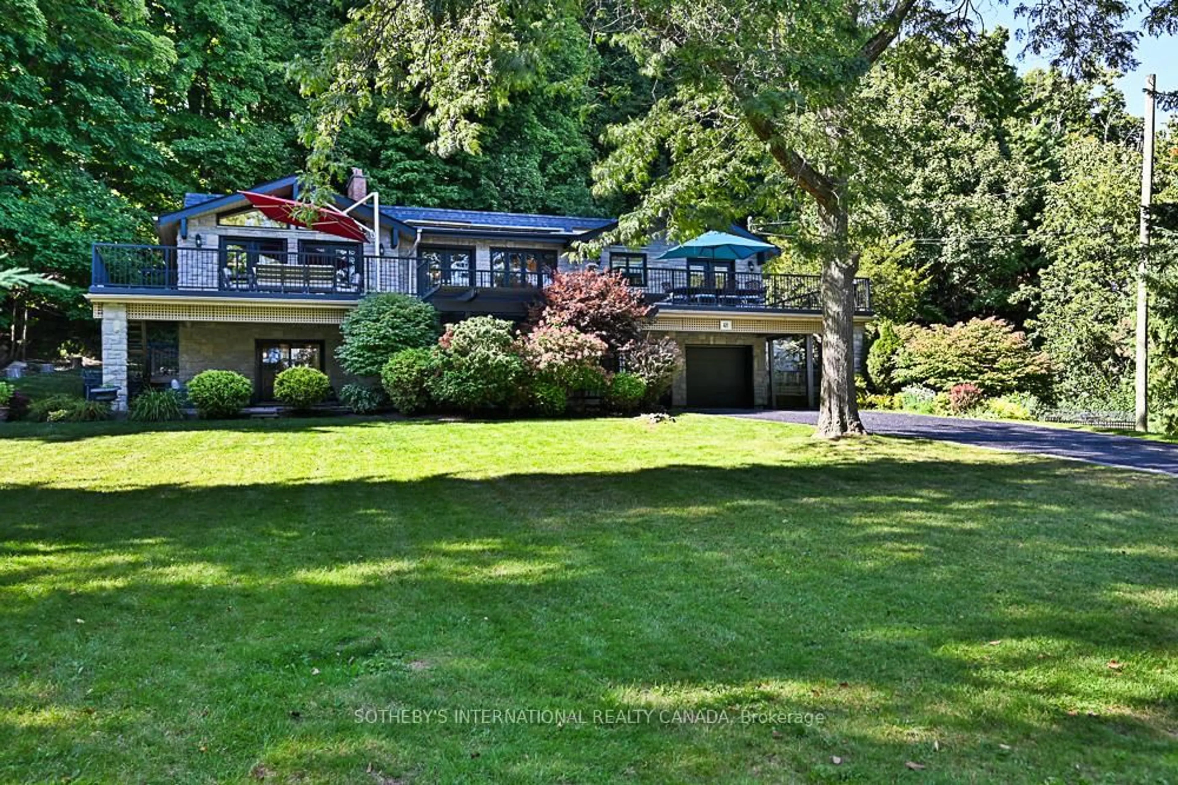 Patio, water/lake/river/ocean view for 41 MeadowCliffe Dr, Toronto Ontario M1M 2X8