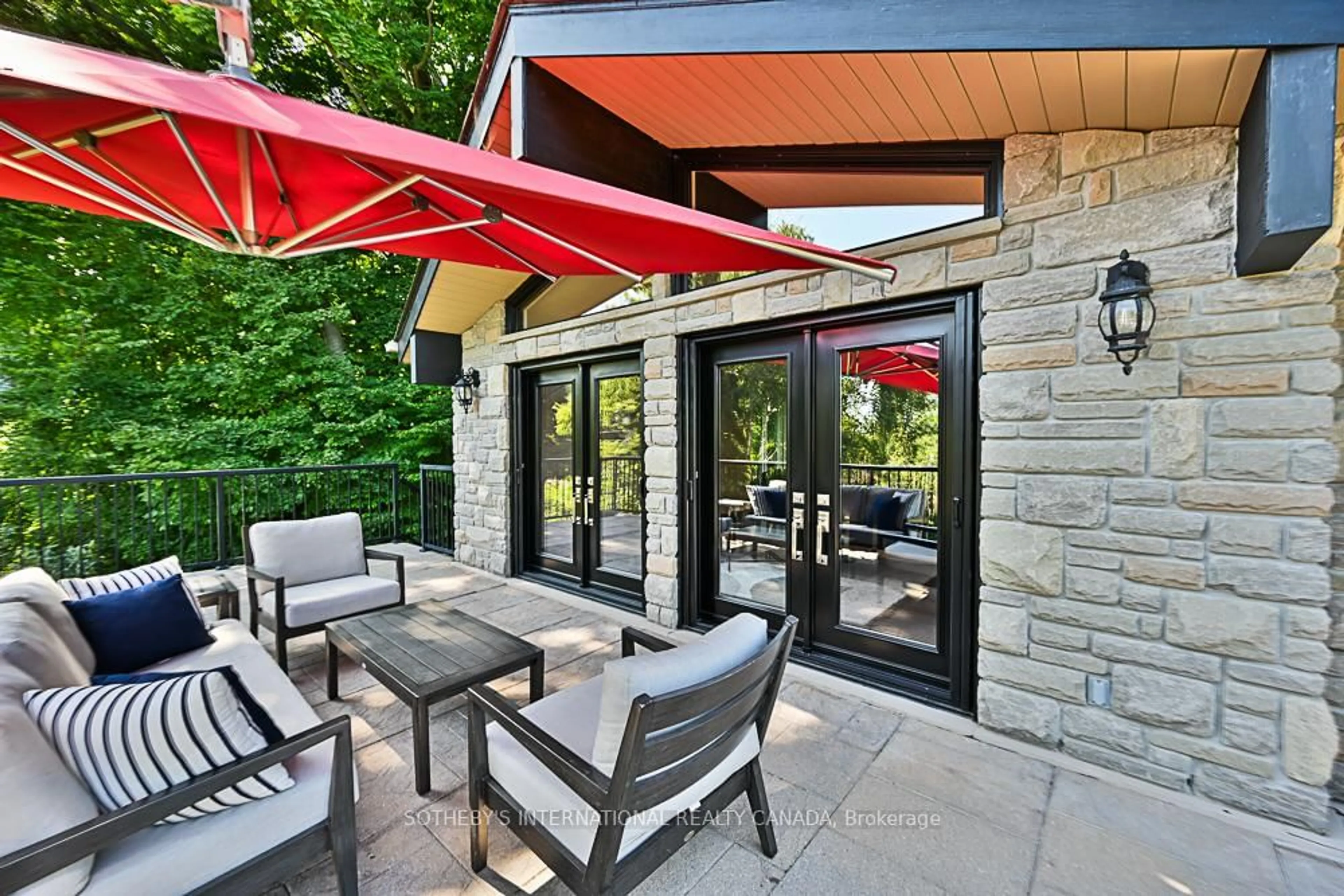 Patio, street for 41 MeadowCliffe Dr, Toronto Ontario M1M 2X8