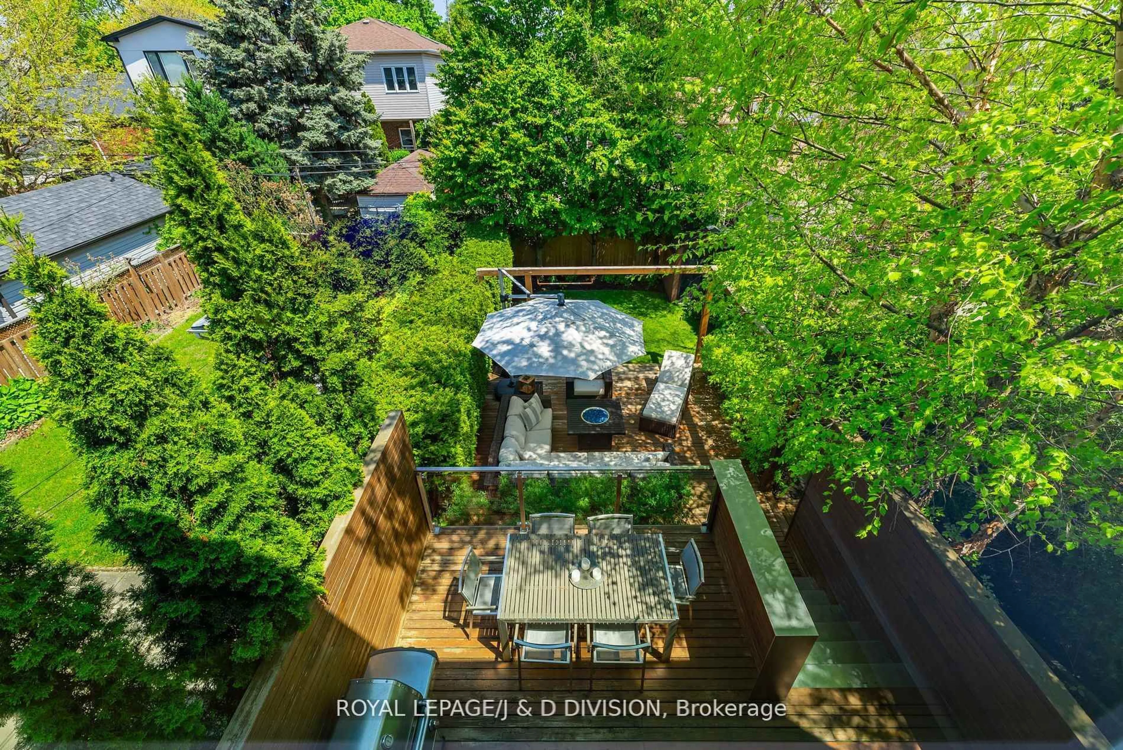 A pic from outside/outdoor area/front of a property/back of a property/a pic from drone, street for 13 Barfield Ave, Toronto Ontario M4J 4N4
