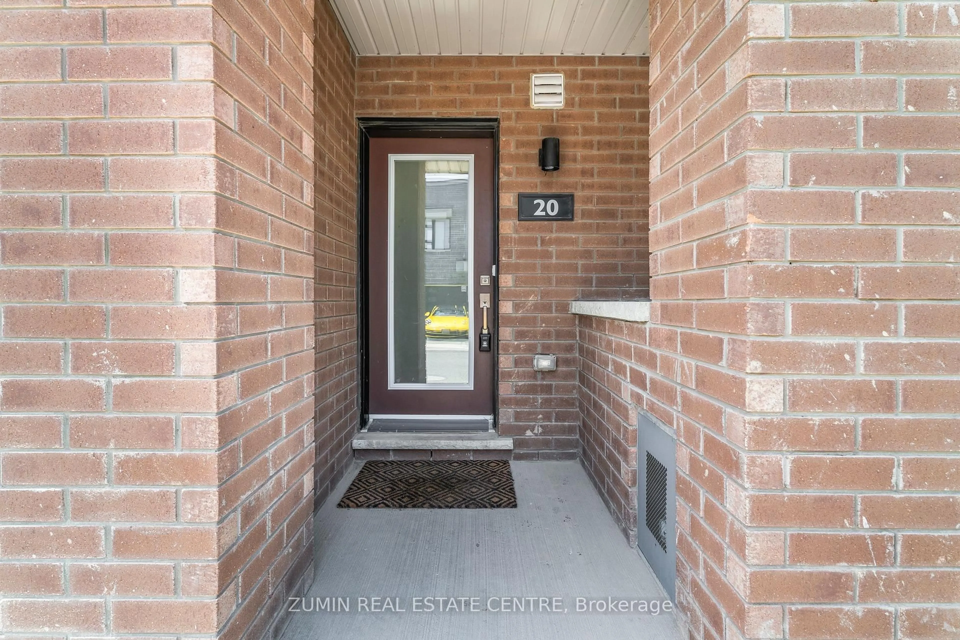 Indoor entryway for 20 Sailors Landing Dr, Clarington Ontario L1G 7G4