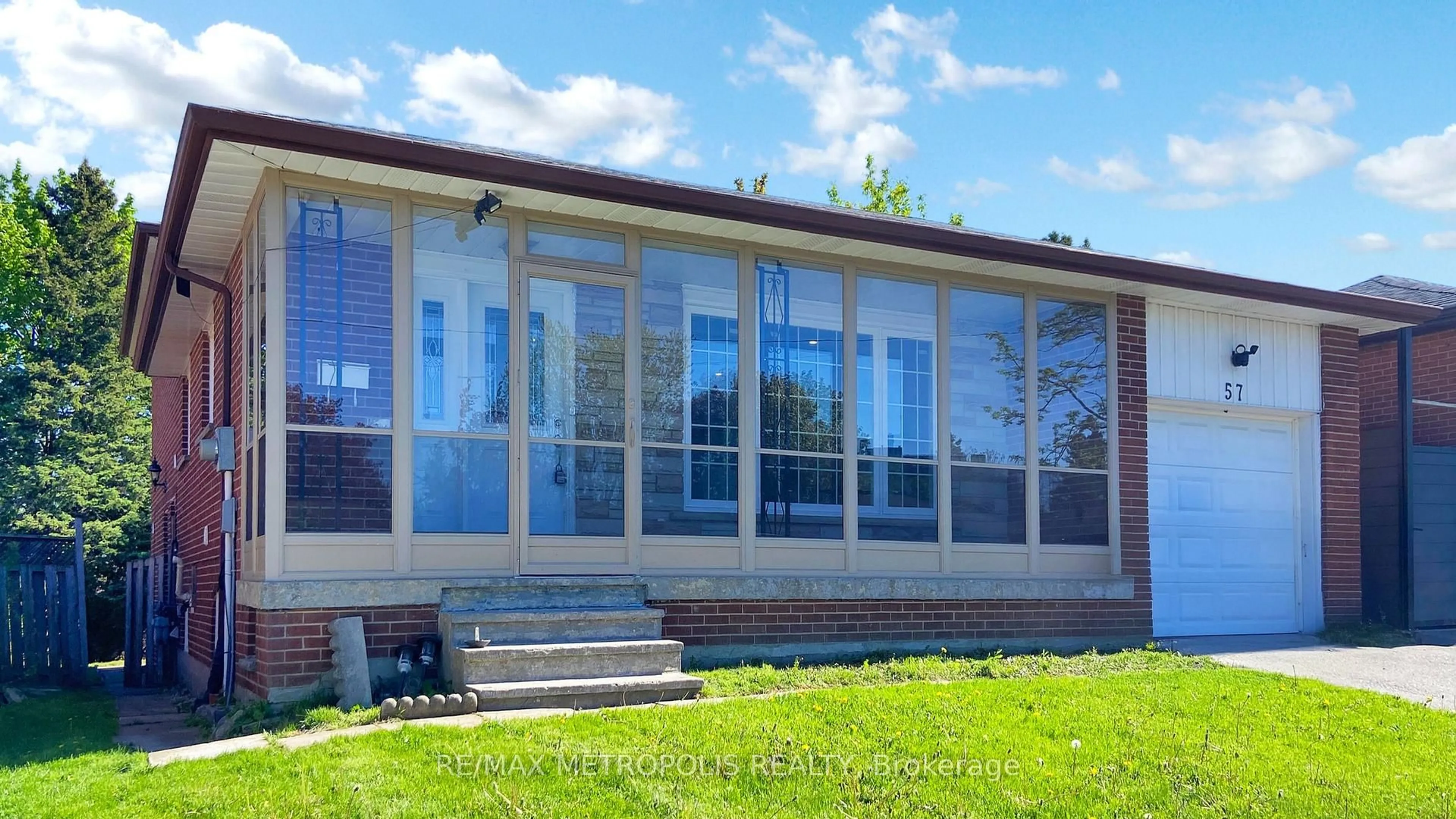 Home with vinyl exterior material, water/lake/river/ocean view for 57 Angora St, Toronto Ontario M1G 1L6