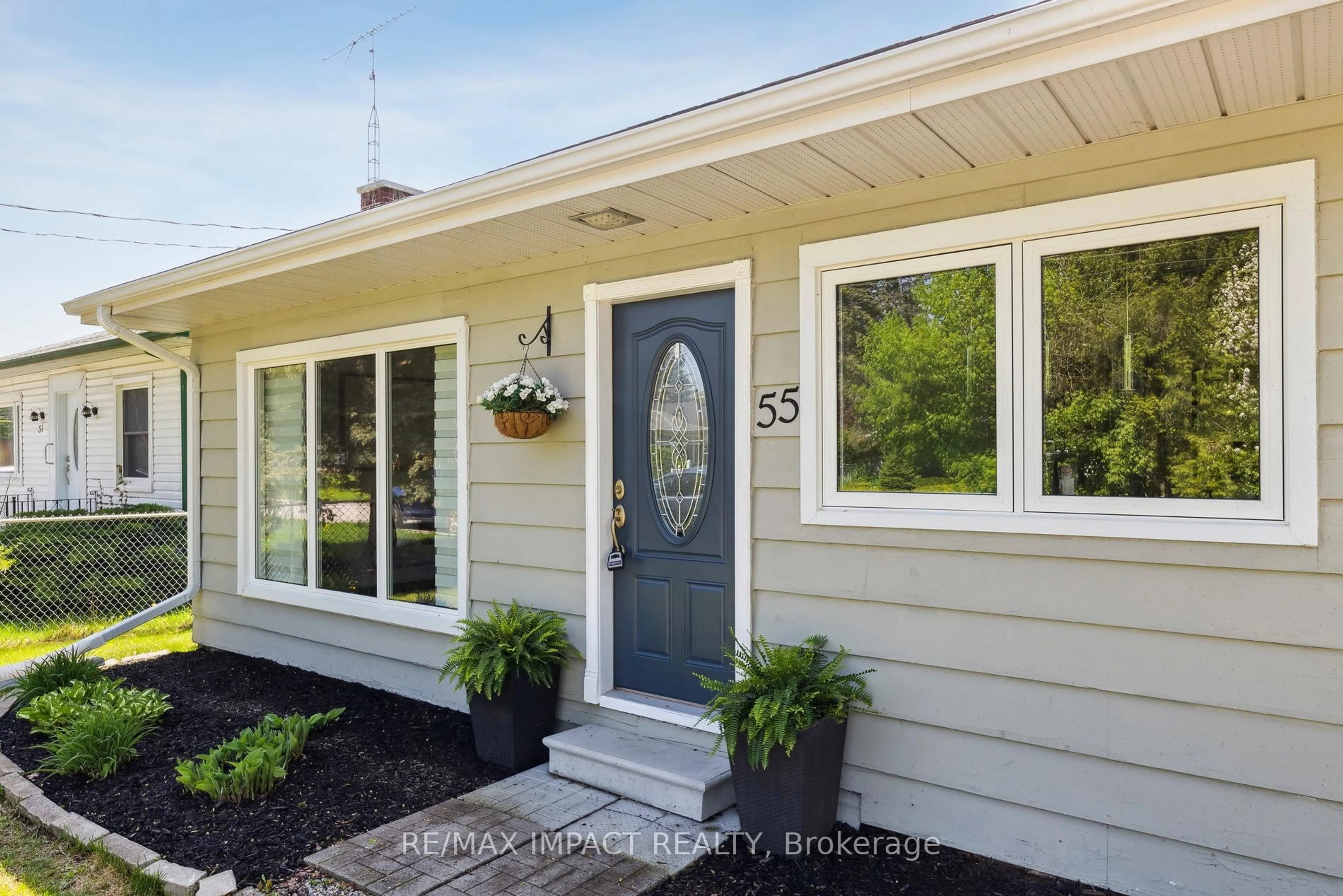 Home with vinyl exterior material, unknown for 55 Cobbledick St St, Clarington Ontario L0B 1M0