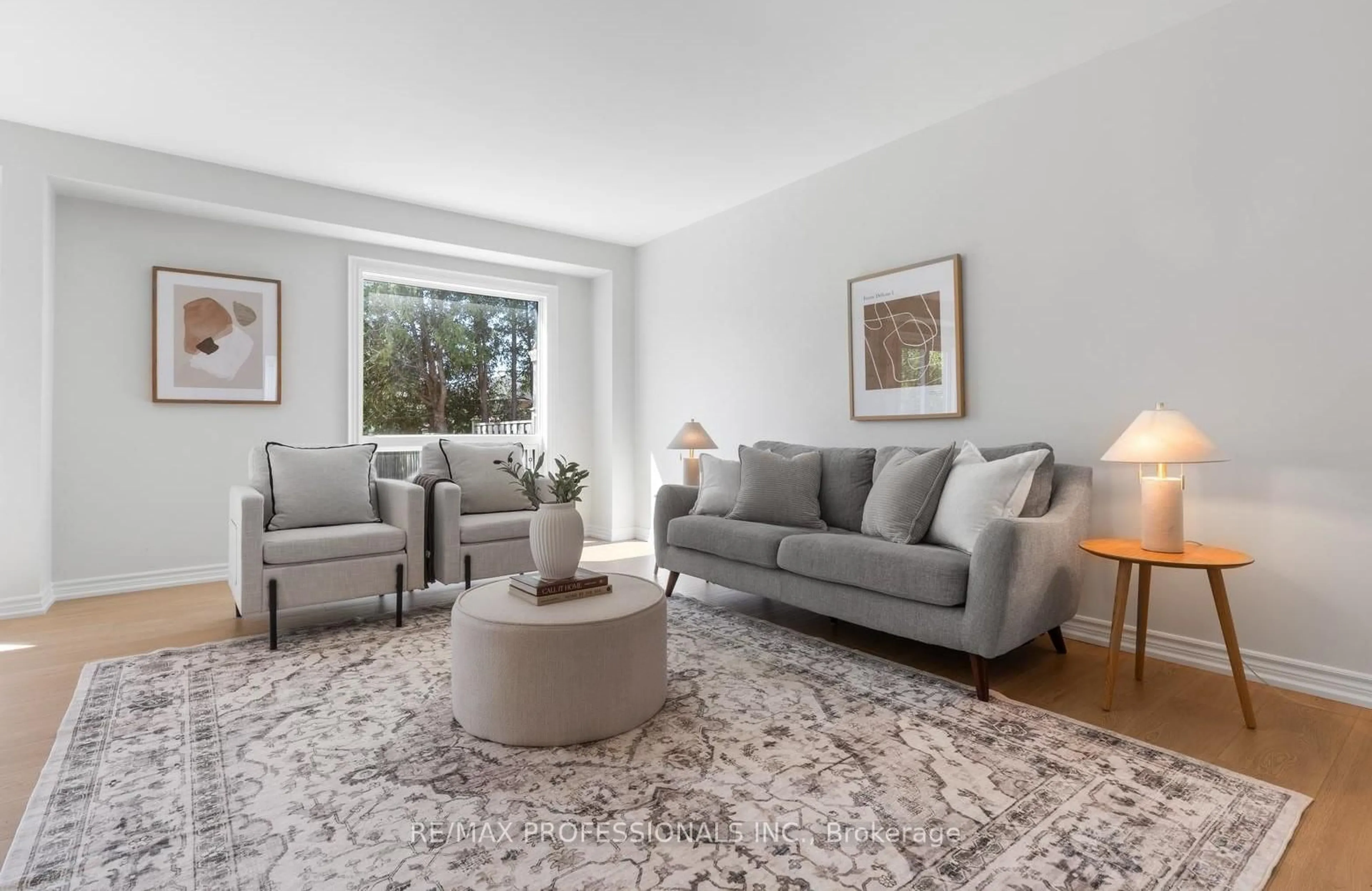 Living room with furniture, unknown for 37 Dobson Dr, Ajax Ontario L1S 5G4