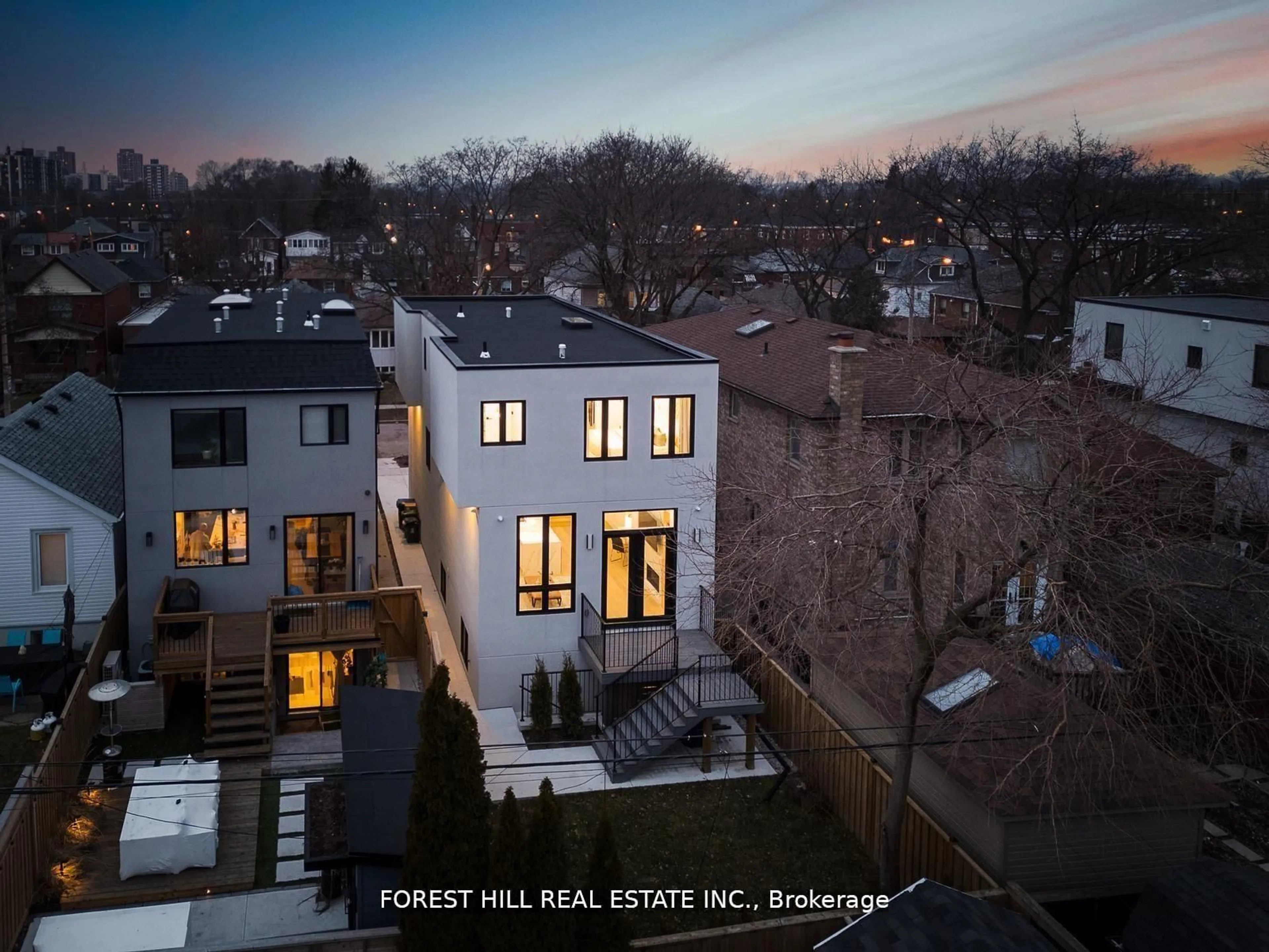 A pic from outside/outdoor area/front of a property/back of a property/a pic from drone, city buildings view from balcony for 67 Lesmount Ave, Toronto Ontario M4J 3V7