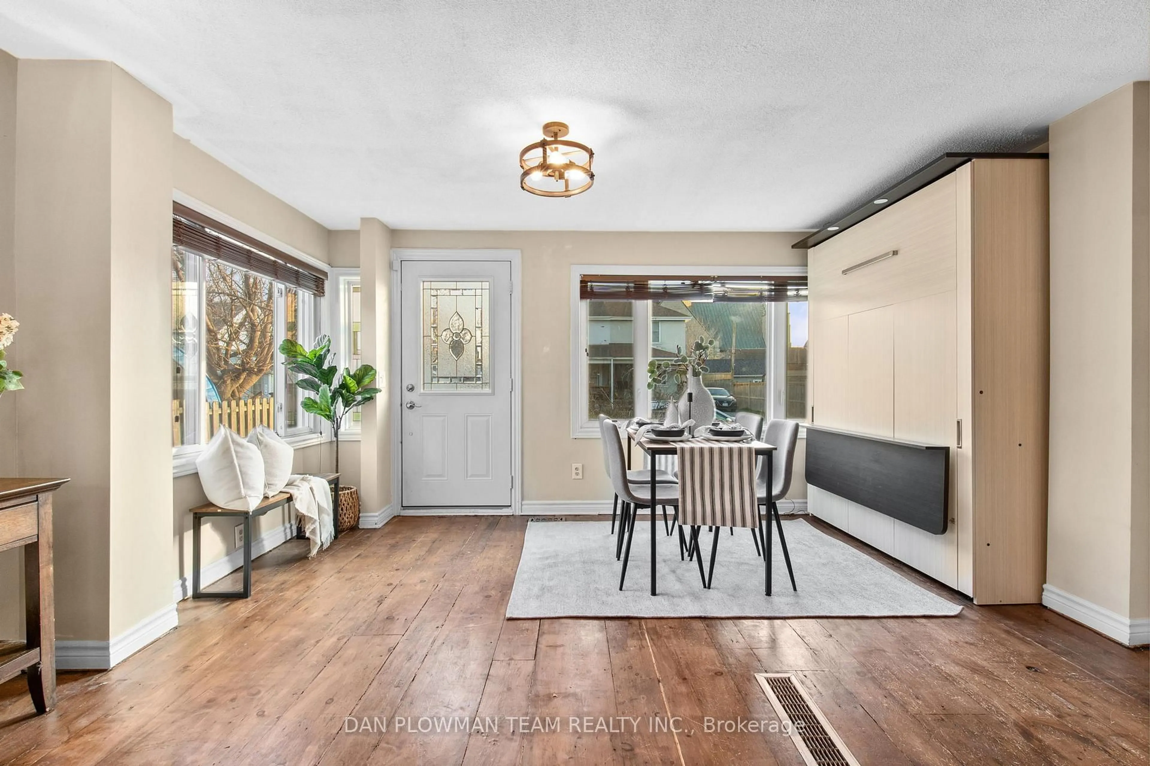 Unknown for 68 Third Ave, Oshawa Ontario L1H 3A5