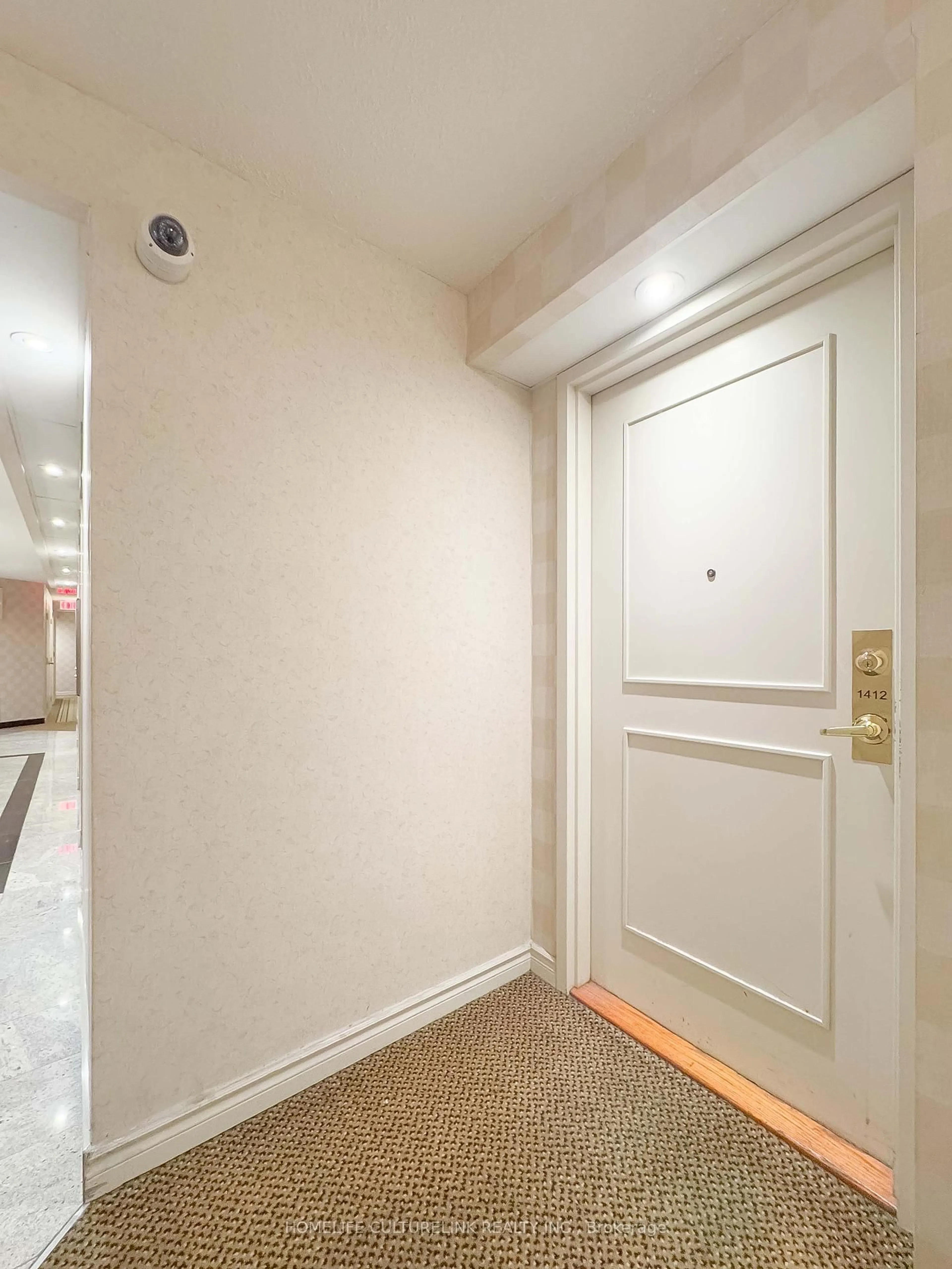 Indoor foyer for 410 MCLEVIN Ave #1412, Toronto Ontario M1B 5J5