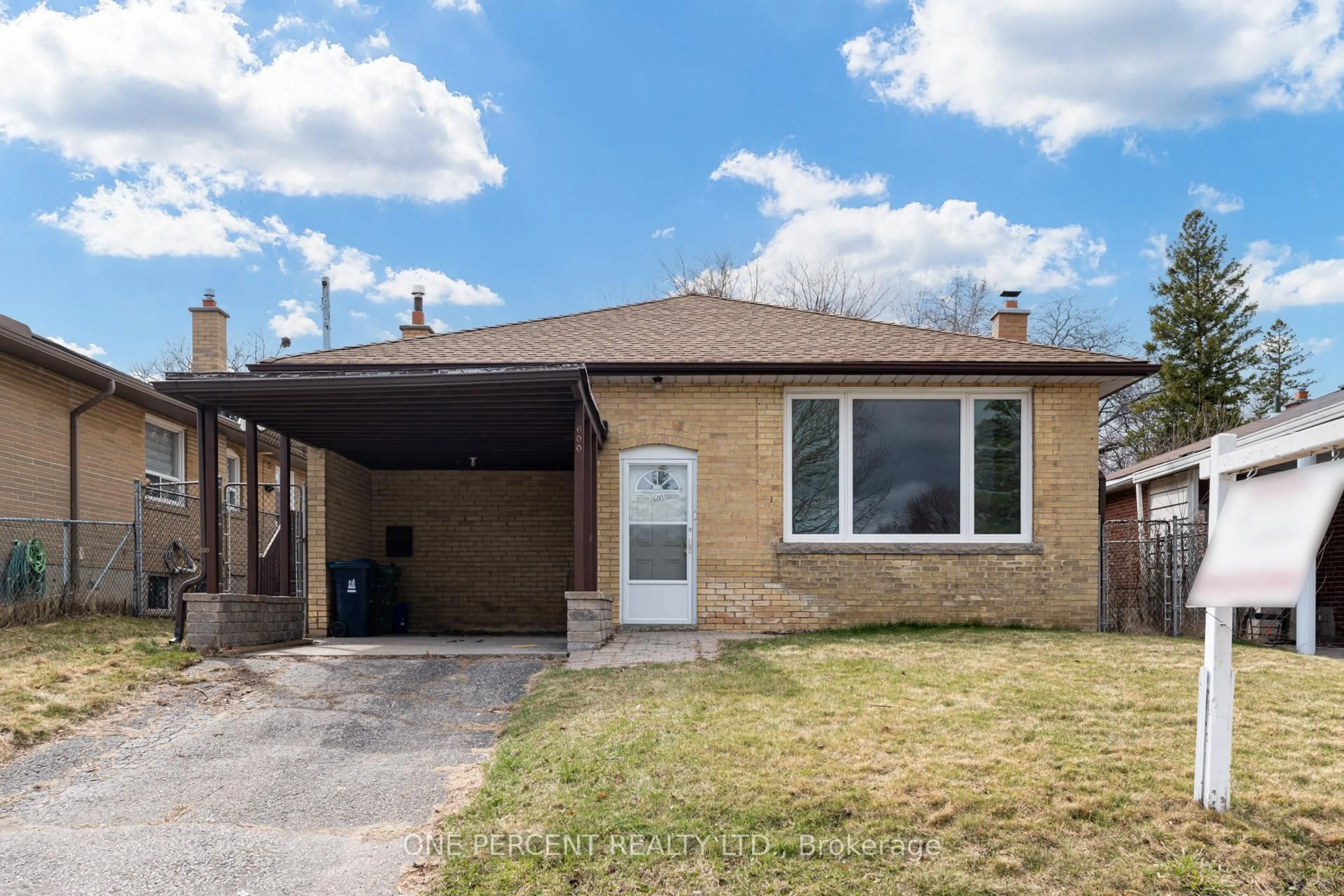 Home with brick exterior material, street for 600 McCowan Rd, Toronto Ontario M1J 1K1