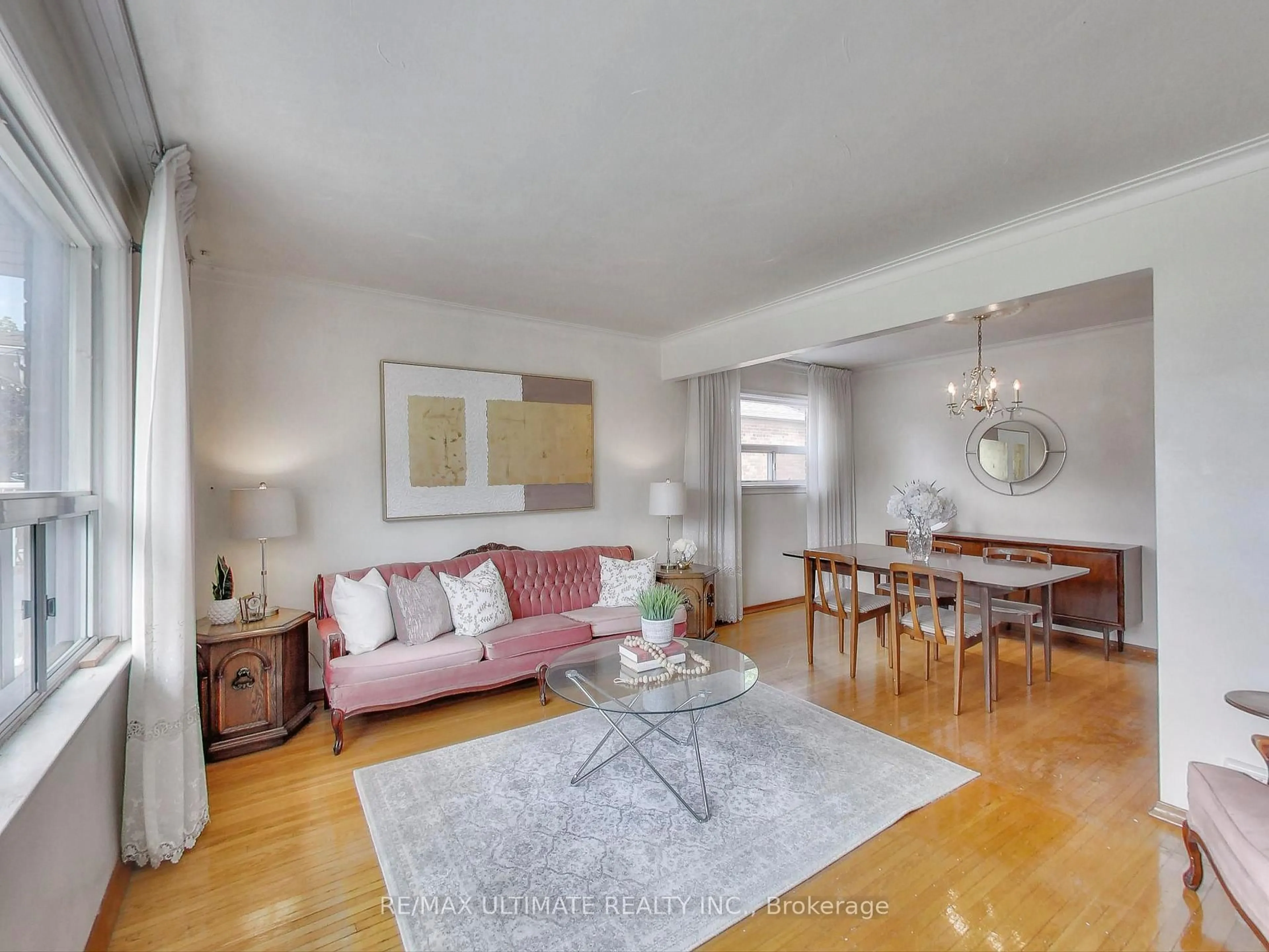 Living room with furniture, unknown for 133 Canlish Rd, Toronto Ontario M1P 1T1