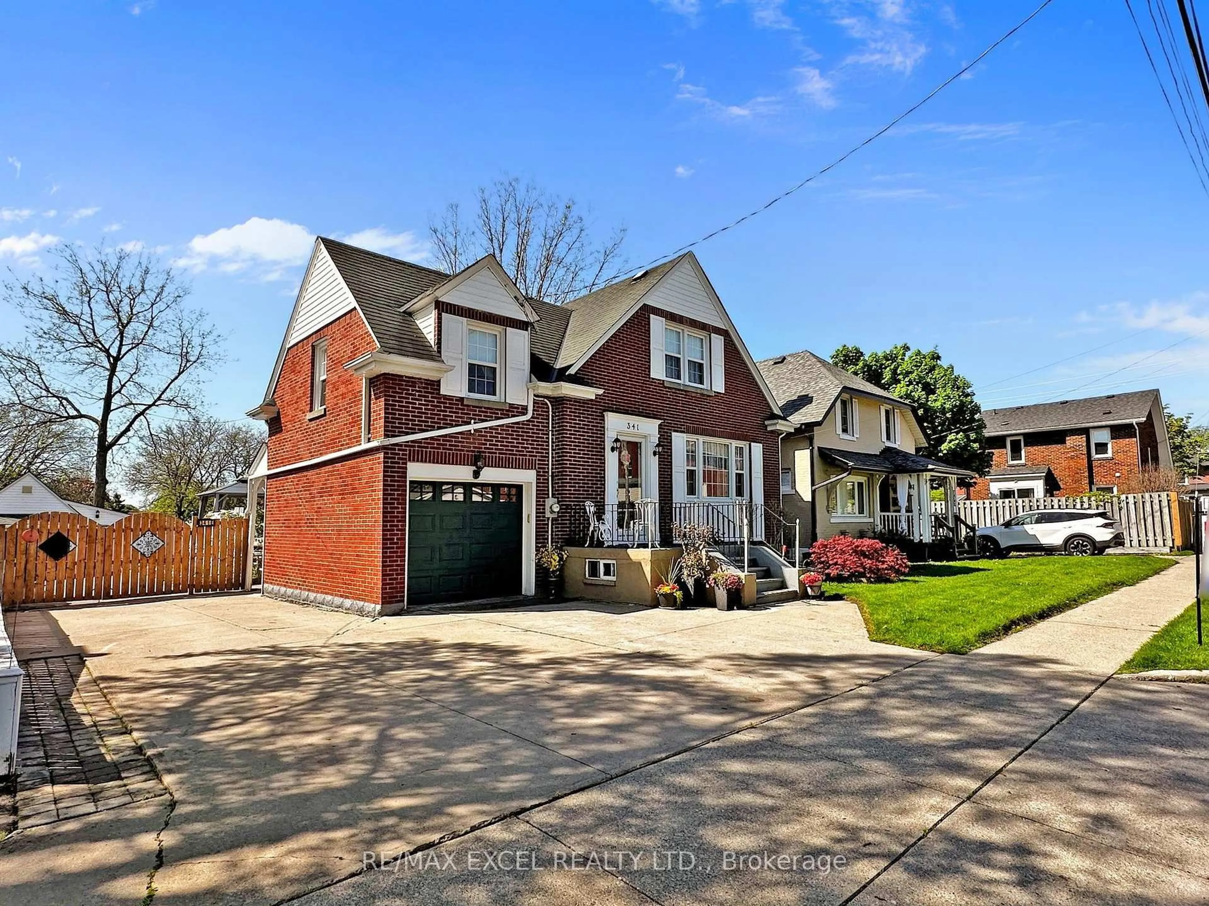 Home with brick exterior material, street for 341 Richmond St, Oshawa Ontario L1G 1E8