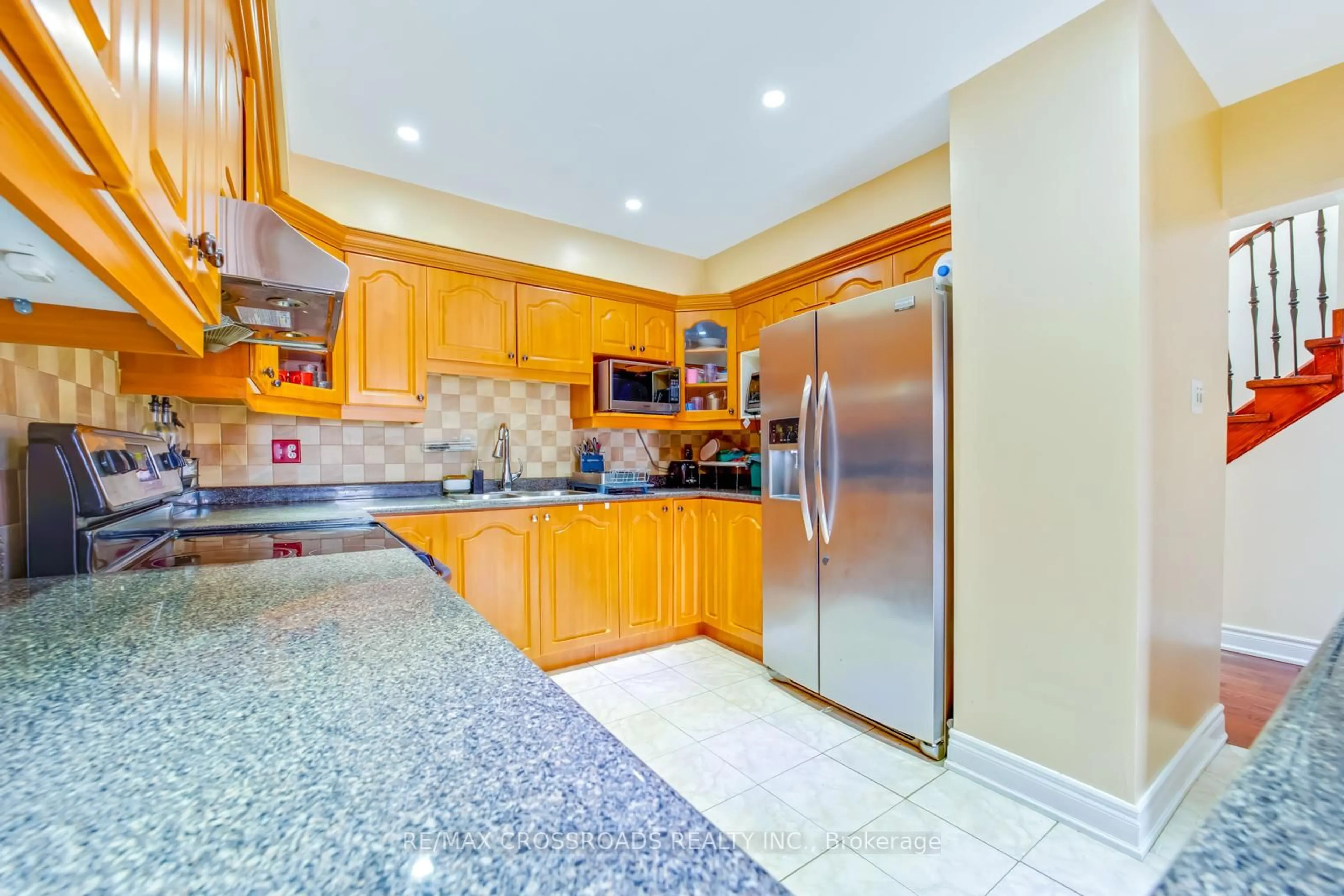 Standard kitchen, ceramic/tile floor for 146 Quantrell Tr, Toronto Ontario M1B 1L8
