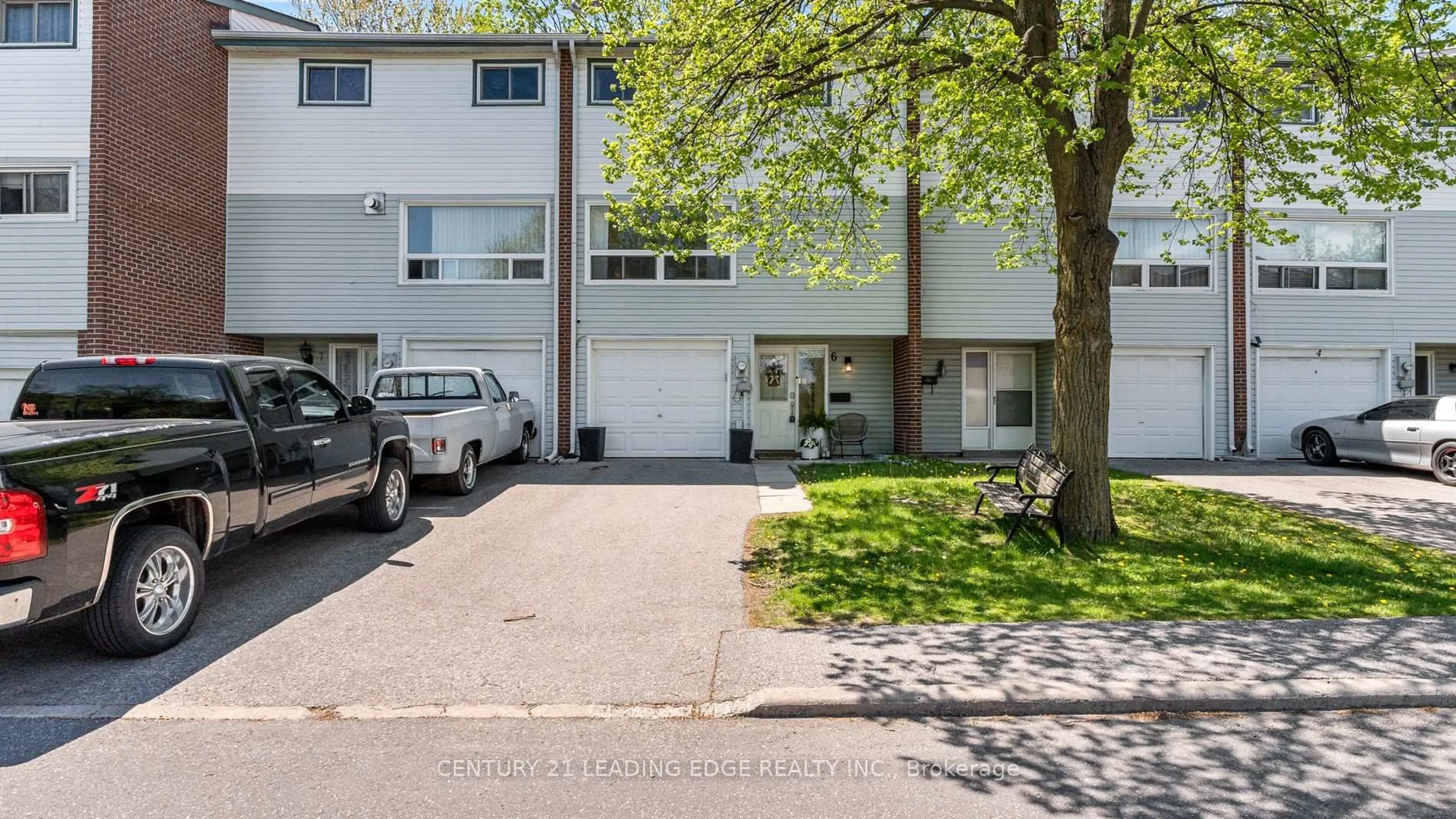 A pic from outside/outdoor area/front of a property/back of a property/a pic from drone, street for 909 King St #6, Oshawa Ontario L1J 2L4