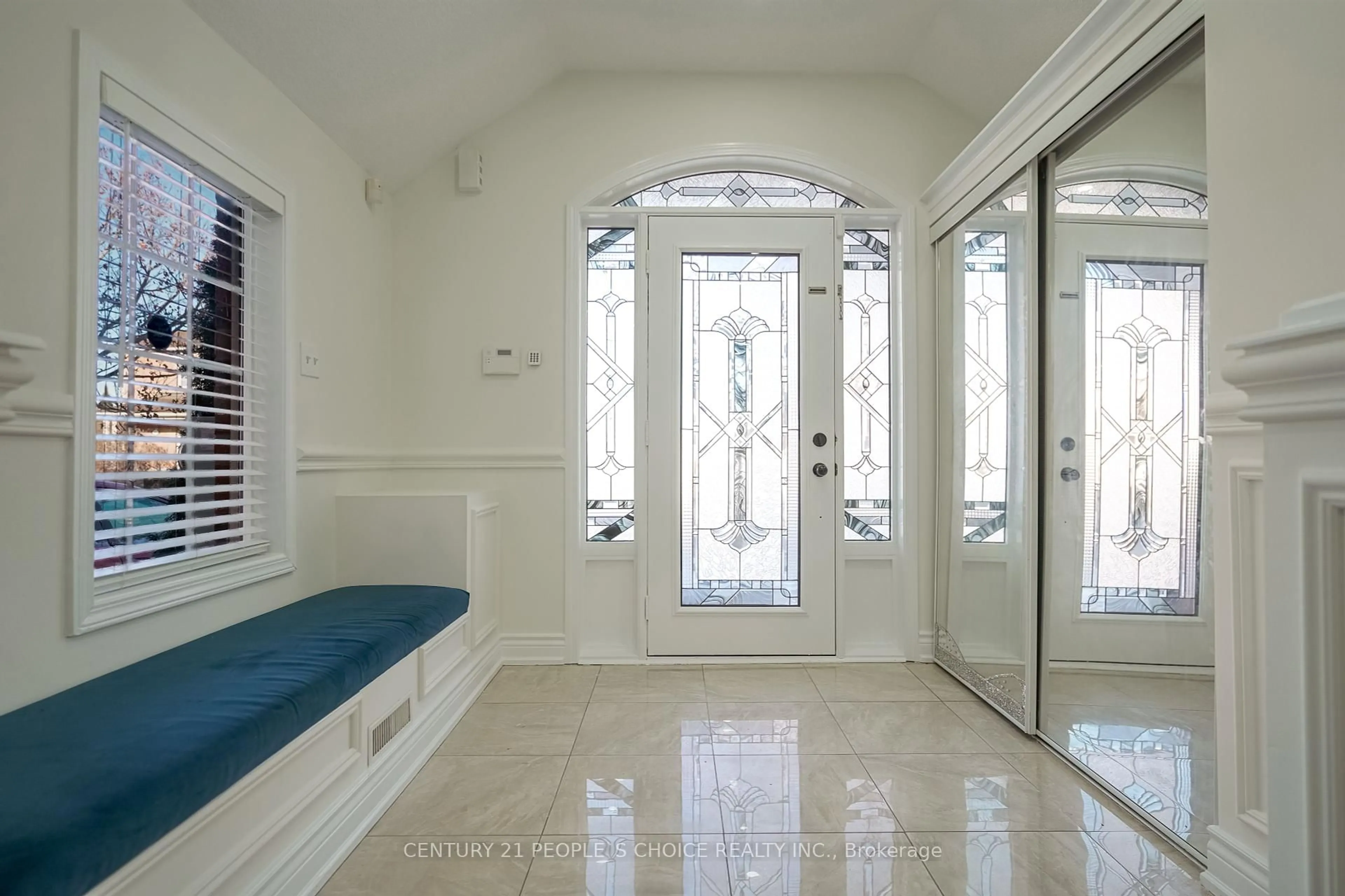 Indoor entryway for 5 Dent St, Ajax Ontario L1T 4E8