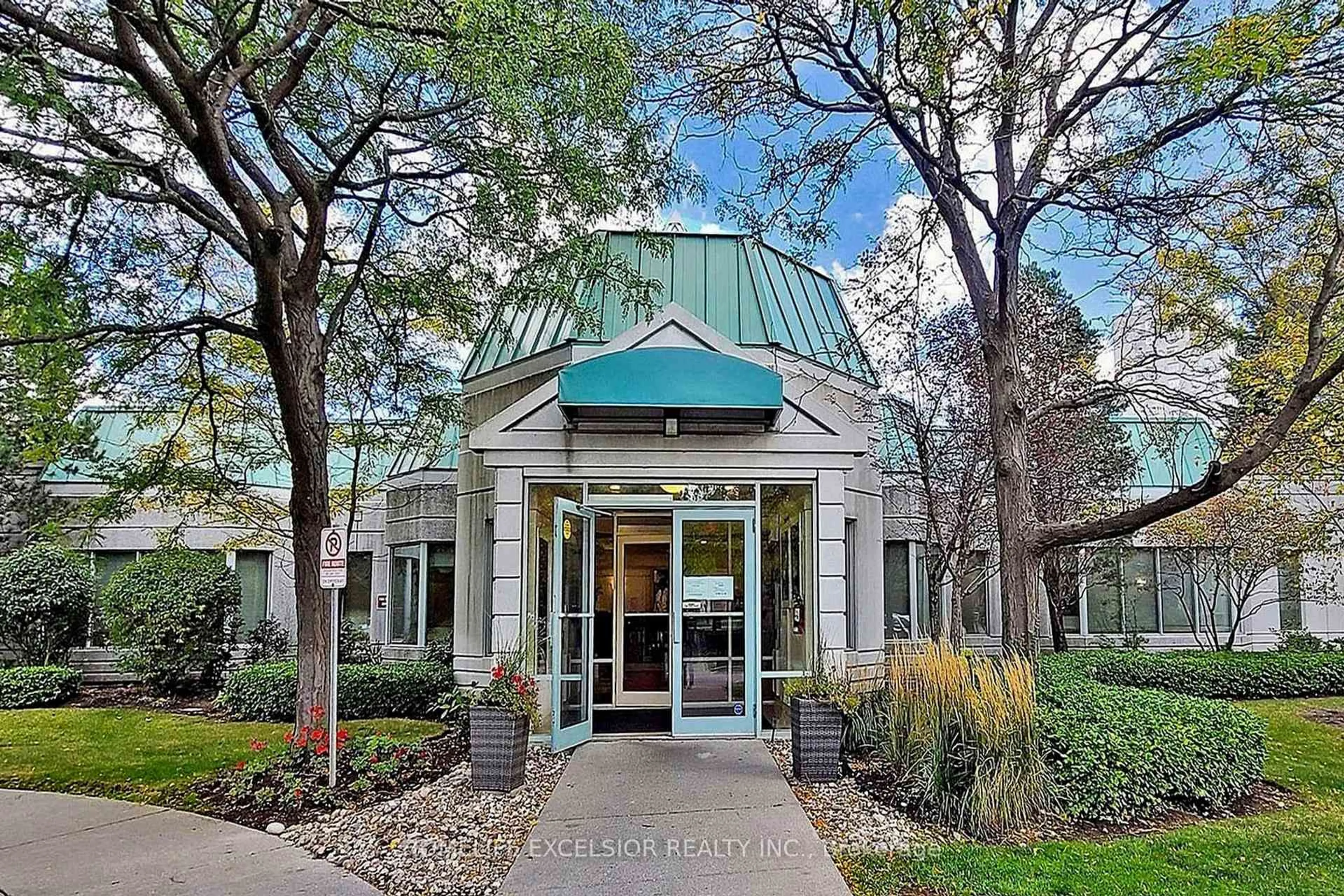 Indoor foyer for 5001 Finch Ave #1513, Toronto Ontario M1S 5J9