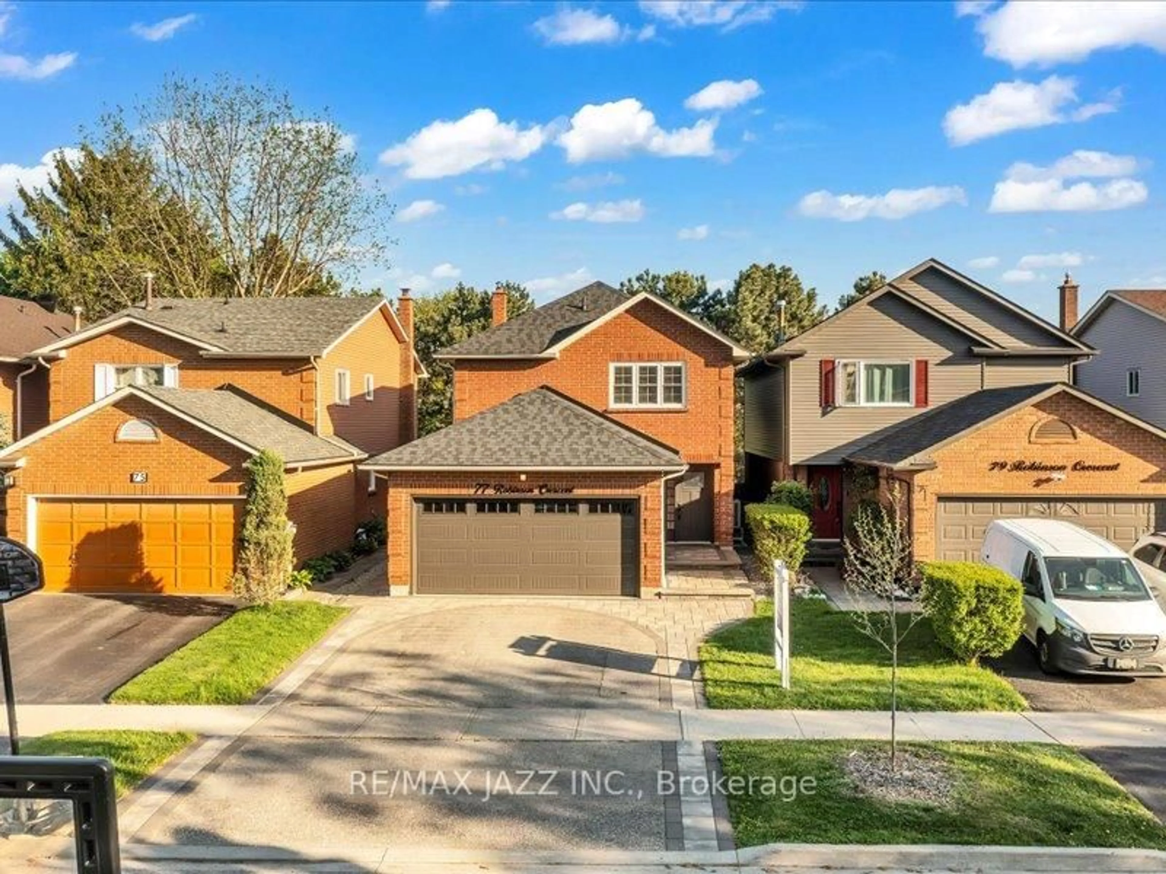 Home with brick exterior material, street for 77 Robinson Cres, Whitby Ontario L1N 6W6