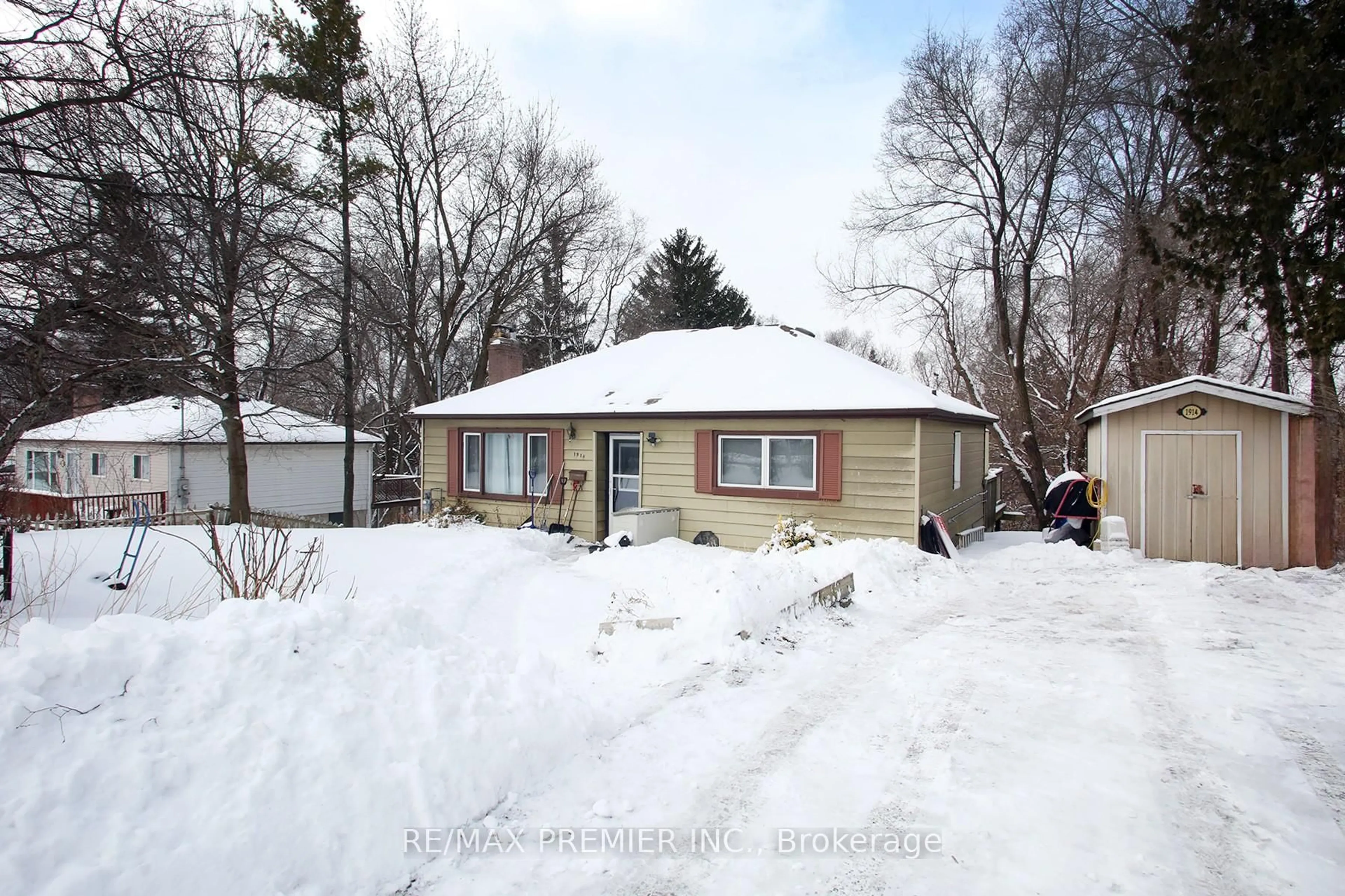 Unknown for 1914 Liverpool Rd, Pickering Ontario L1V 1W5
